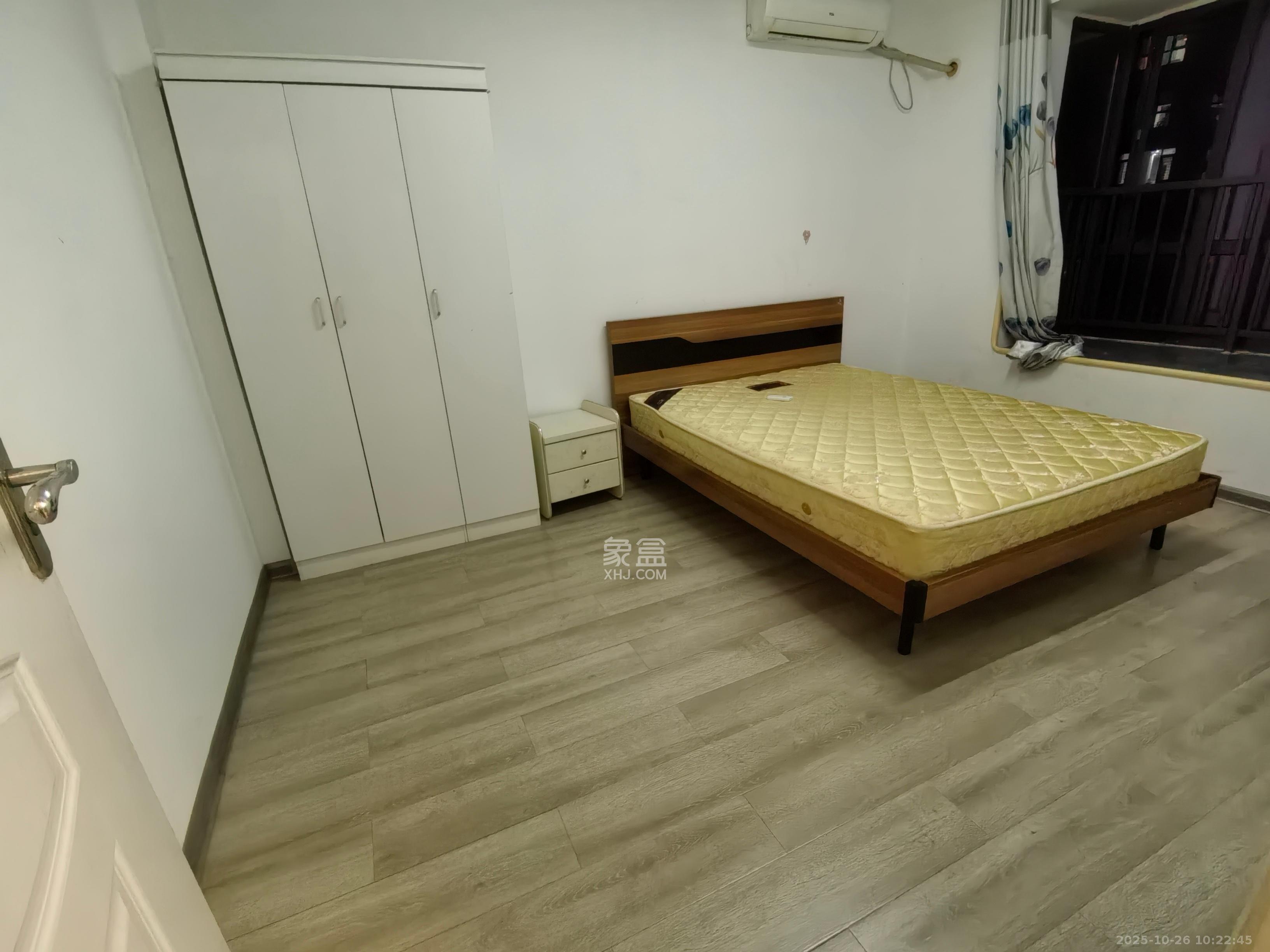 荣泰广场  3室2厅1卫    2100.0元/月室内图