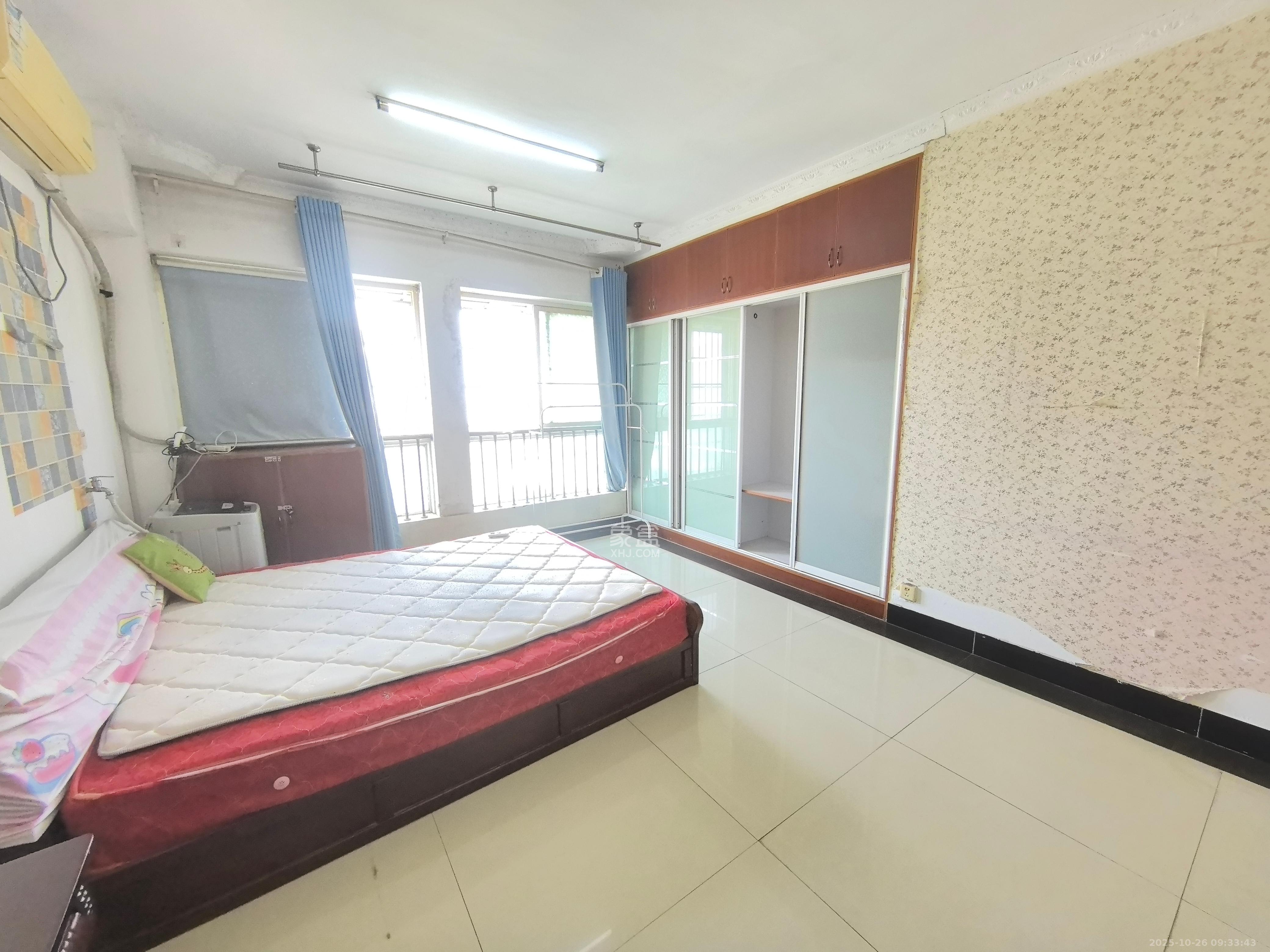 伍家岭生活广场  1室1厅1卫    1200.0元/月 伍家岭生活广场  1室1厅1卫    1200.0元/月室内图