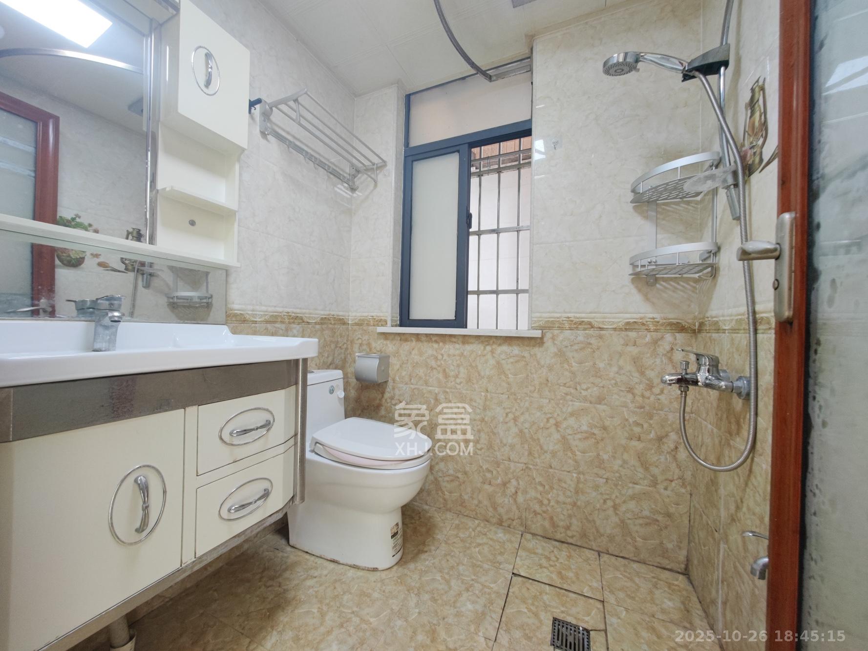 五矿万境水岸三期  2室2厅1卫    60.0万卫生间