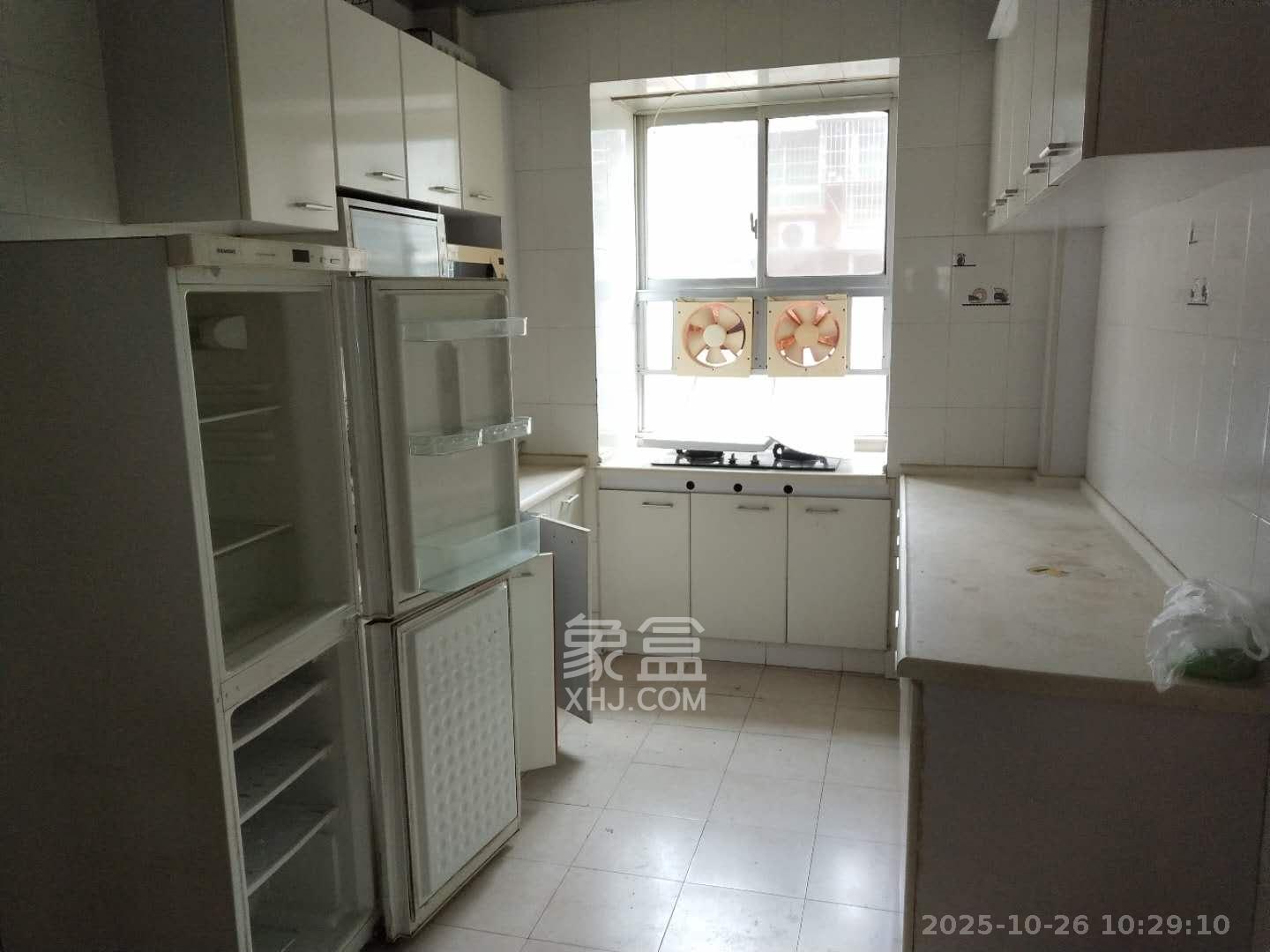 都市星光  3室2厅2卫    4100.0元/月室内图