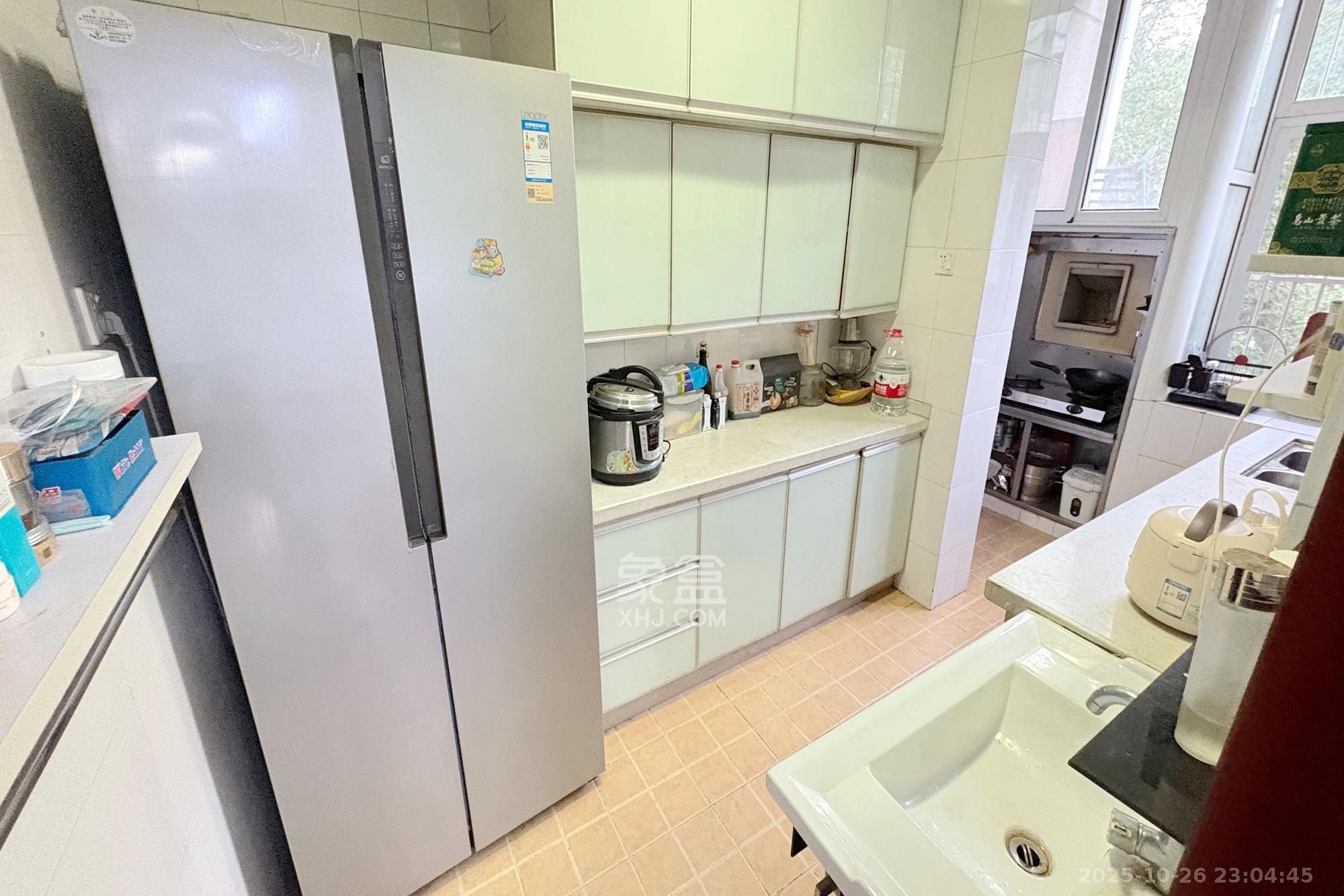 司法厅宿舍  4室2厅2卫    166.0万厨房