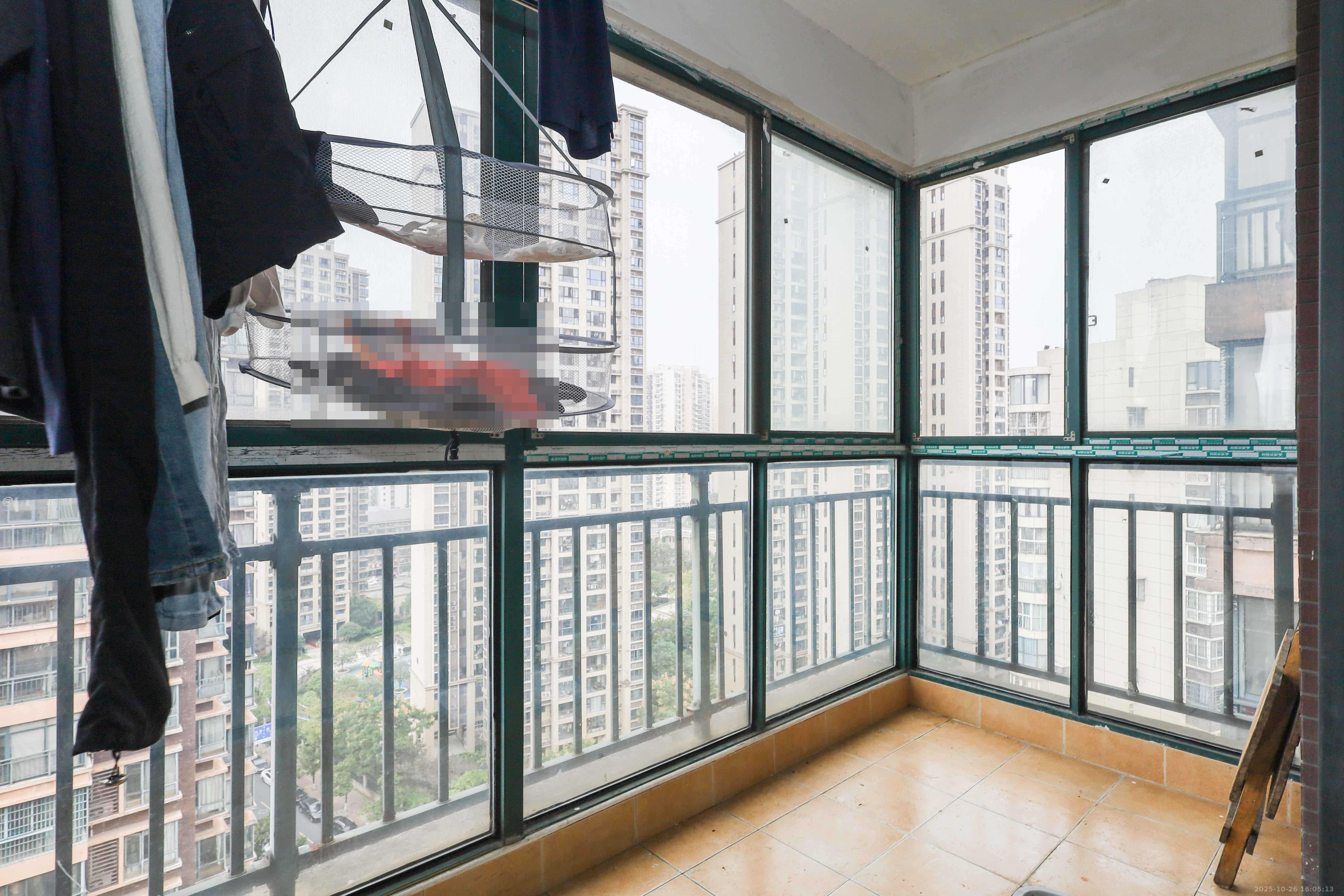 麓谷公馆（涉外国际公馆）  2室2厅1卫    72.0万阳台