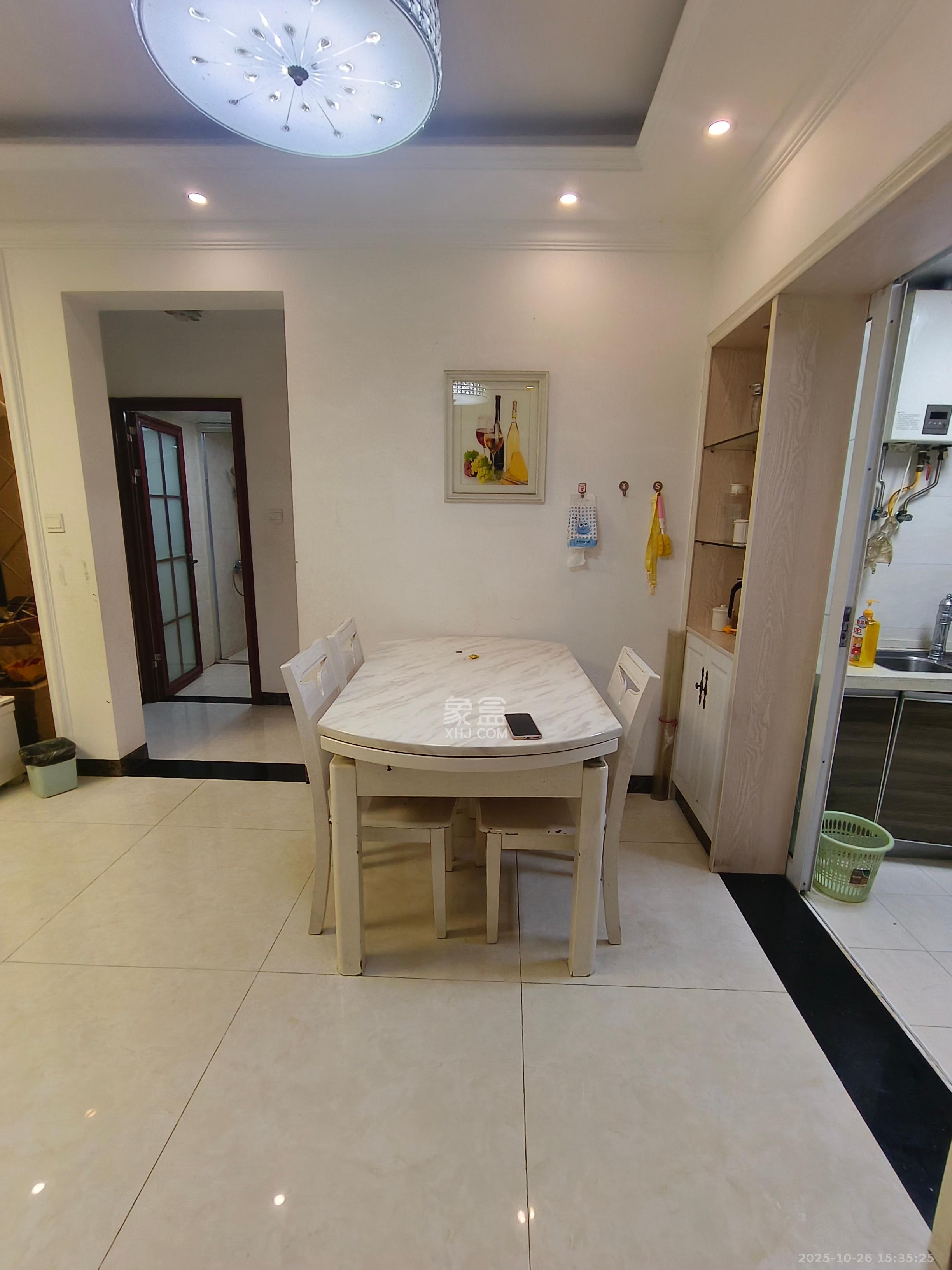 中国铁建国际城二期  3室2厅1卫    1700.0元/月 中国铁建国际城二期  3室2厅1卫    1700.0元/月室内图