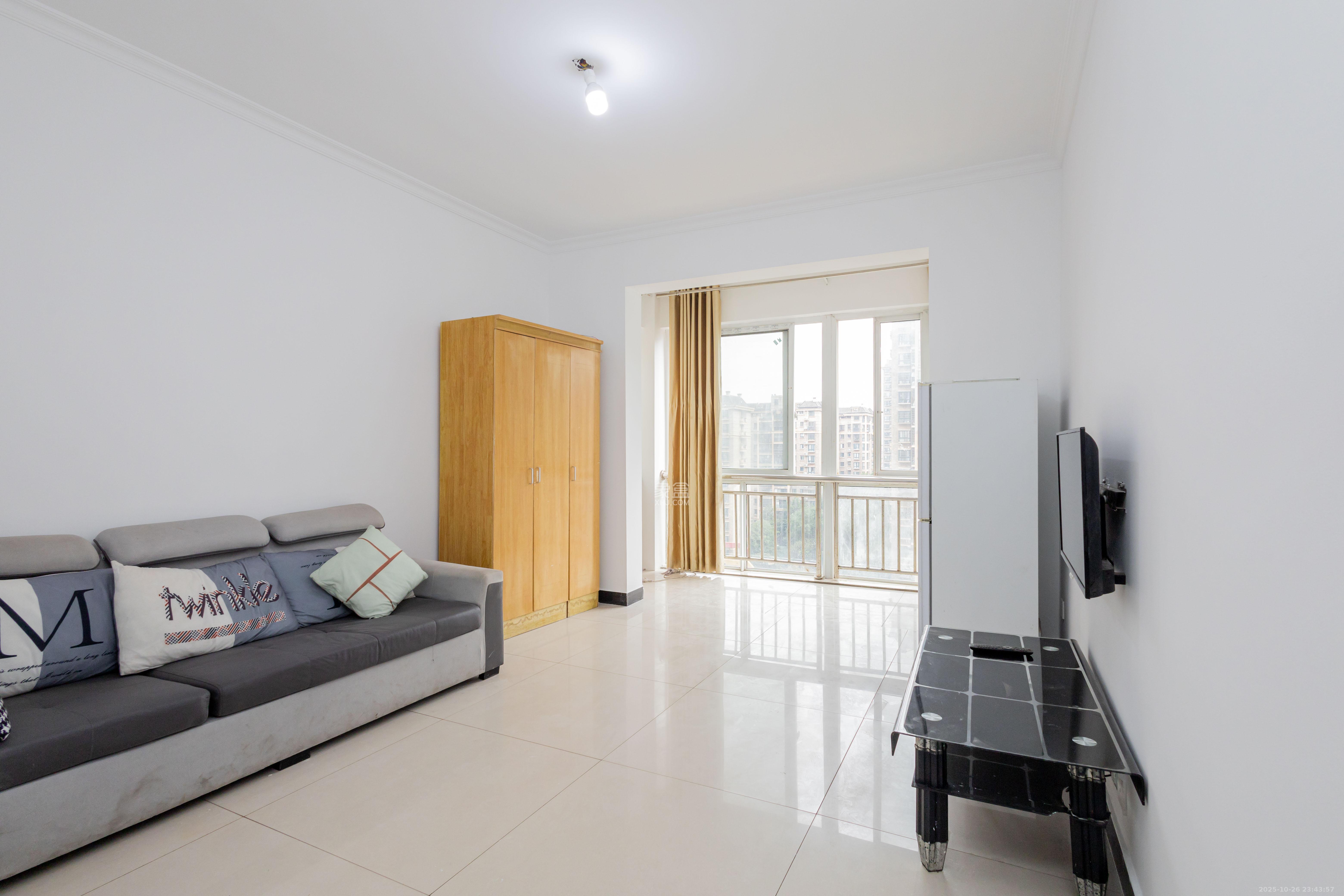 爵士湘  2室2厅1卫    34.0万客厅