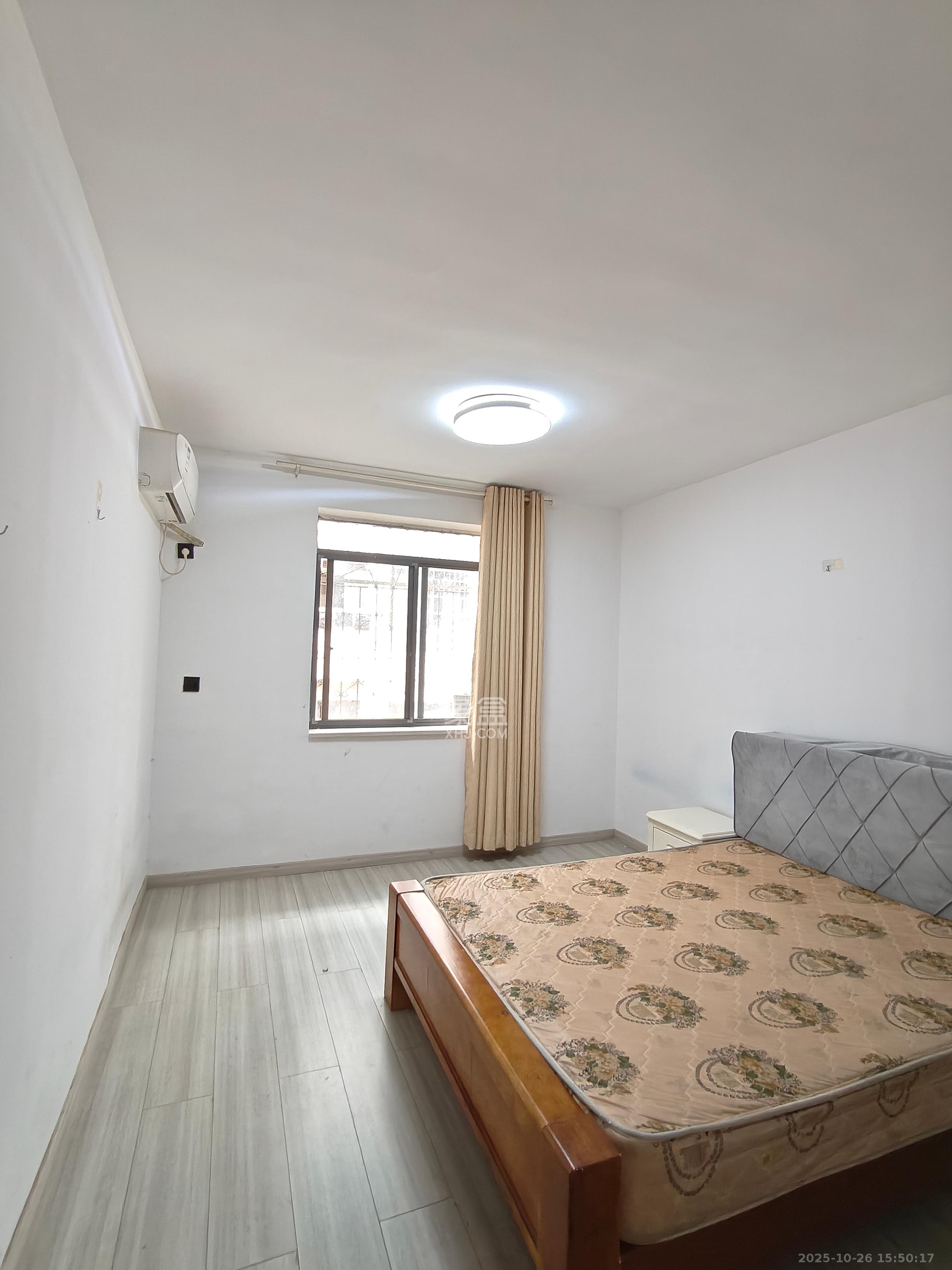 文艺路散盘  3室2厅1卫    2200.0元/月室内图