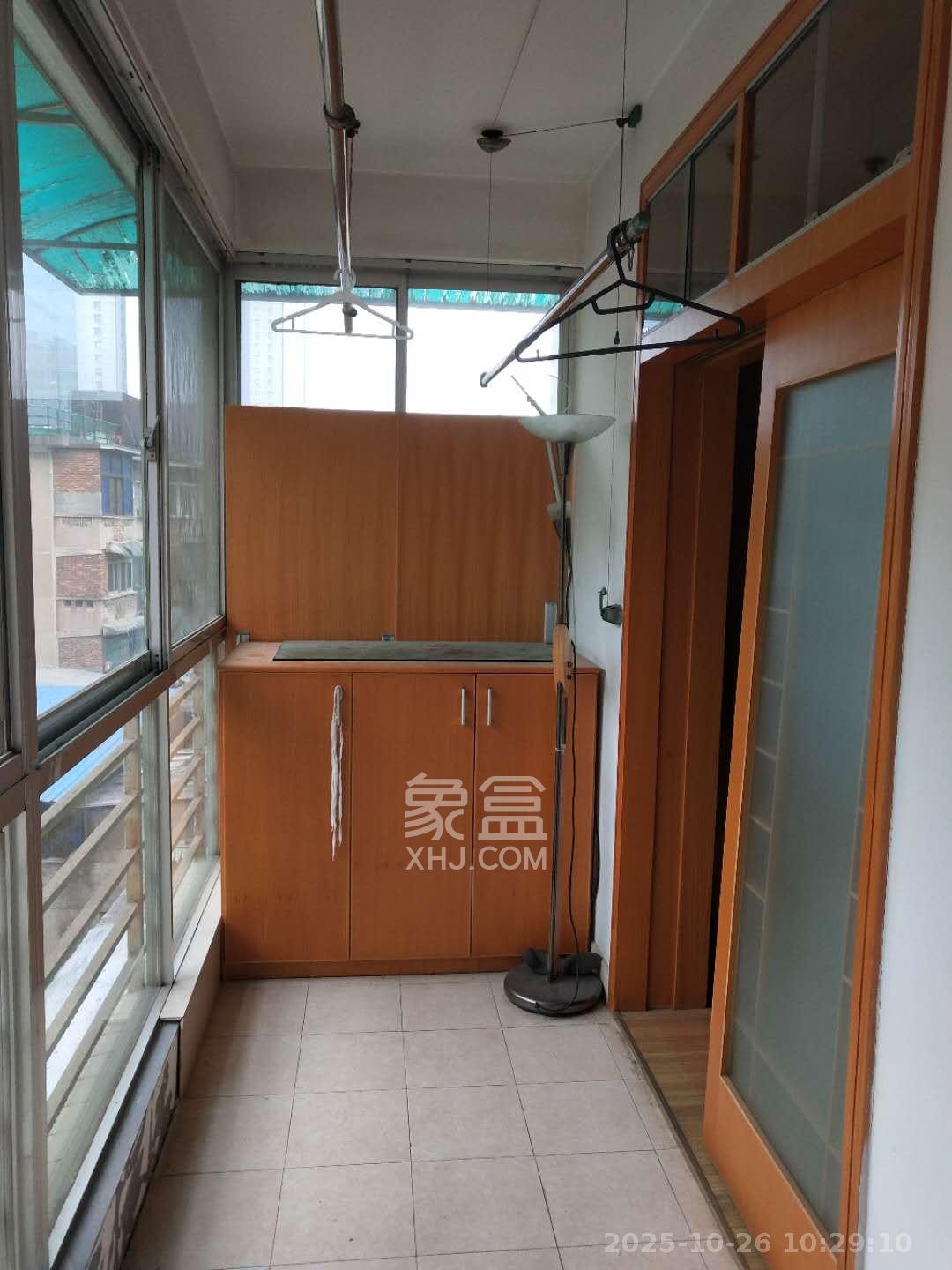 都市星光 3室2厅2卫 4100.0元/月 都市星光 3室2厅2卫 4100.0元/月室内图