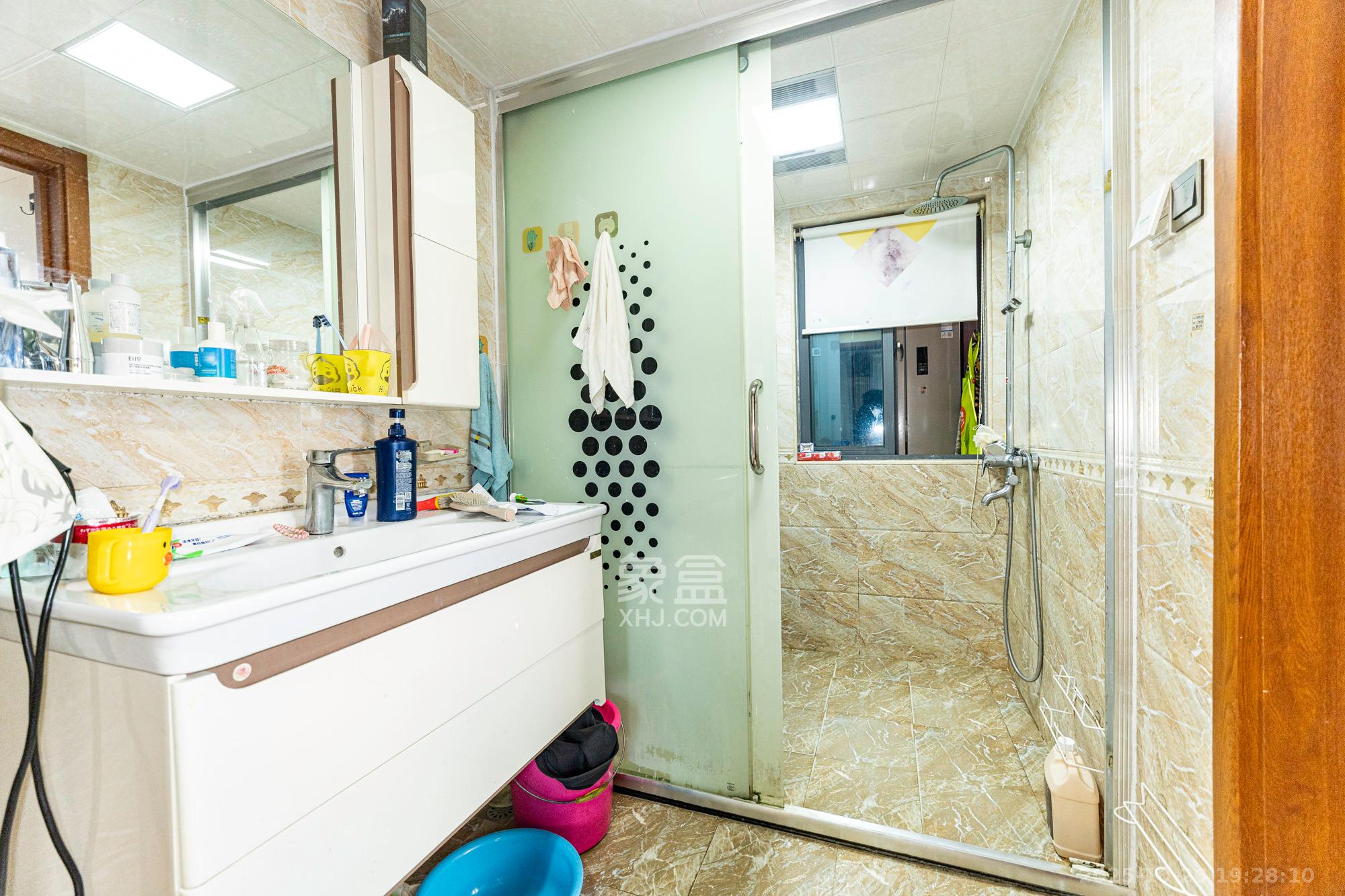 辉宏橄榄城  3室2厅1卫    61.0万卫生间