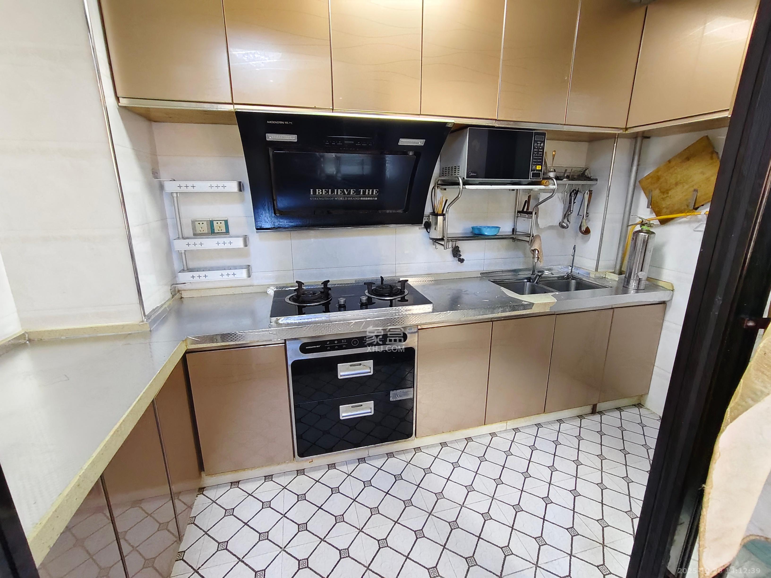 海伦春天  2室2厅1卫    1700.0元/月 海伦春天  2室2厅1卫    1700.0元/月室内图