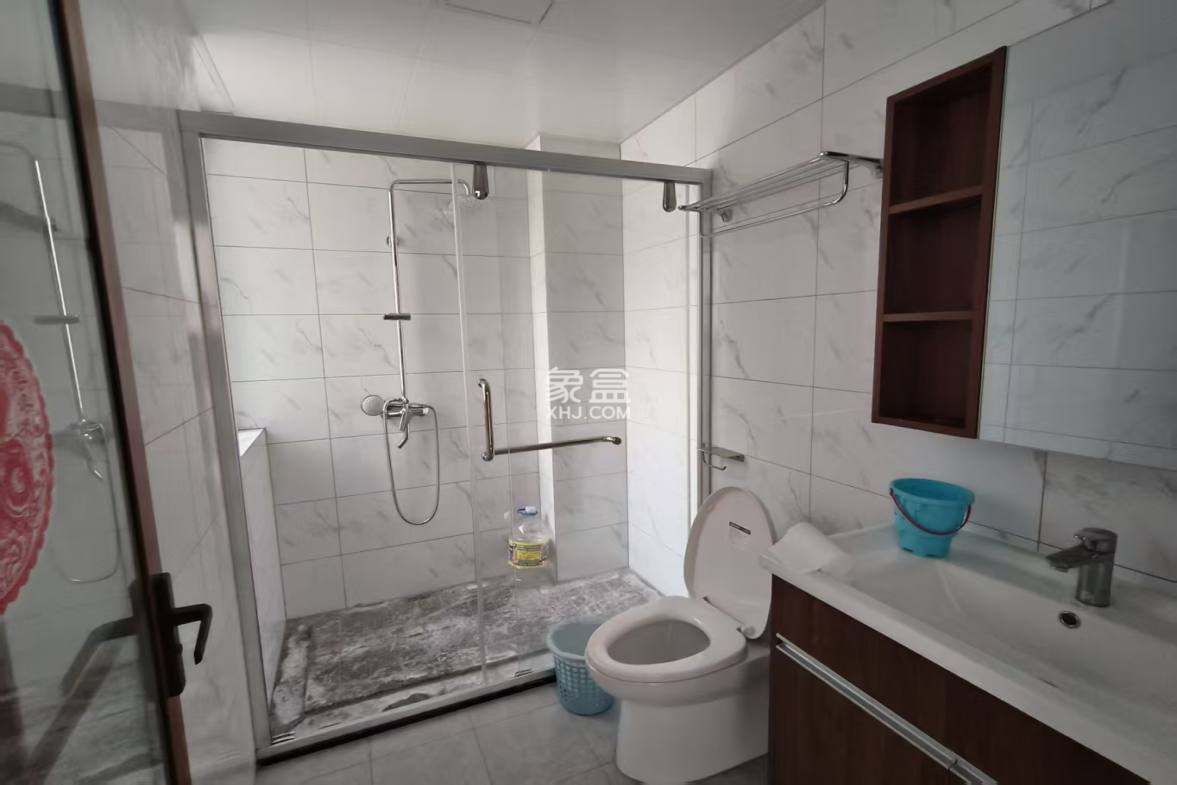 蓝宝凤鸣兰曦 3室2厅2卫 2500.0元/月 蓝宝凤鸣兰曦 3室2厅2卫 2500.0元/月室内图