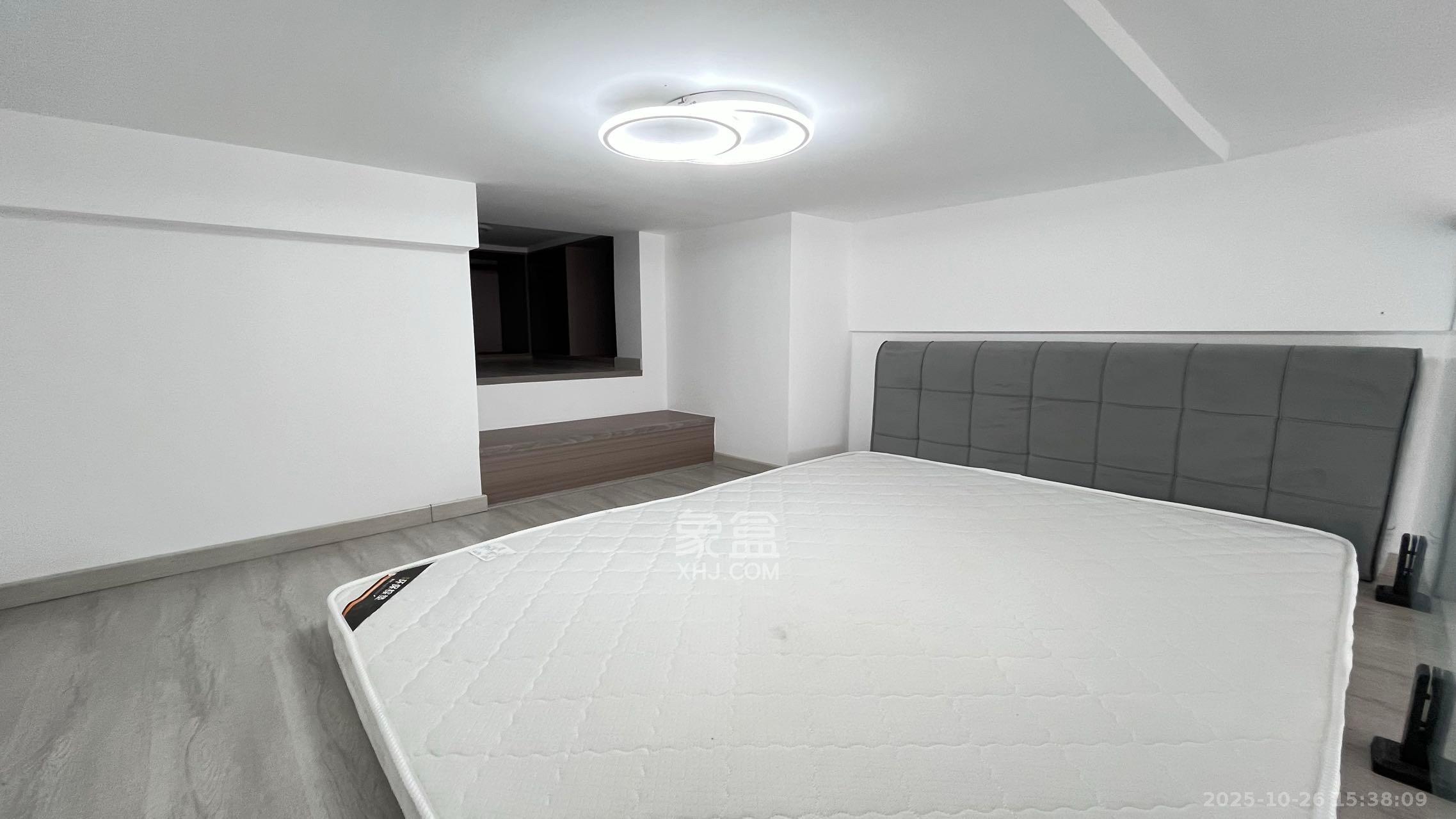 保利天禧EF区  1室1厅1卫    2000.0元/月室内图