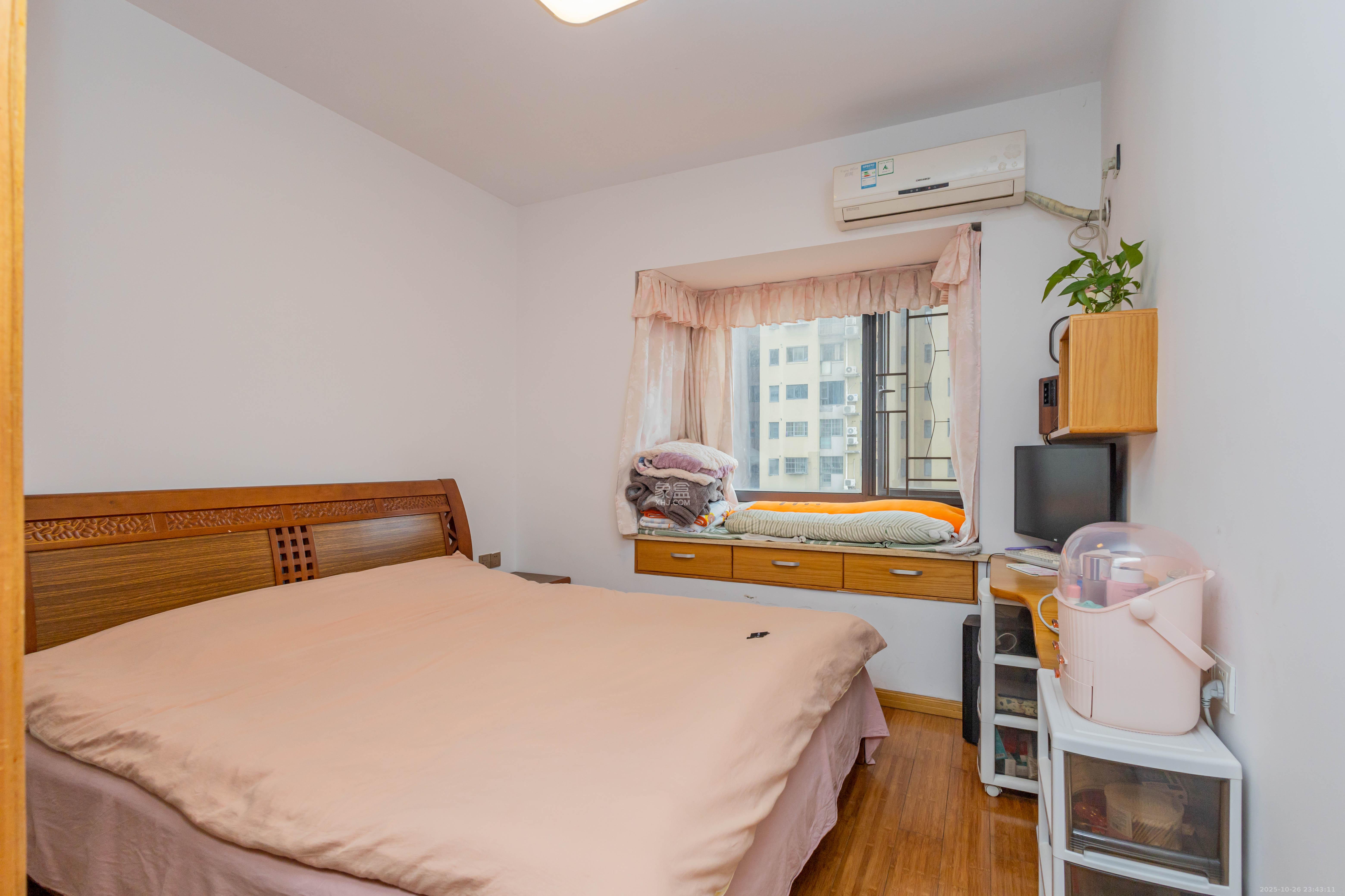 中国铁建国际城一期  3室2厅1卫    49.0万卧室