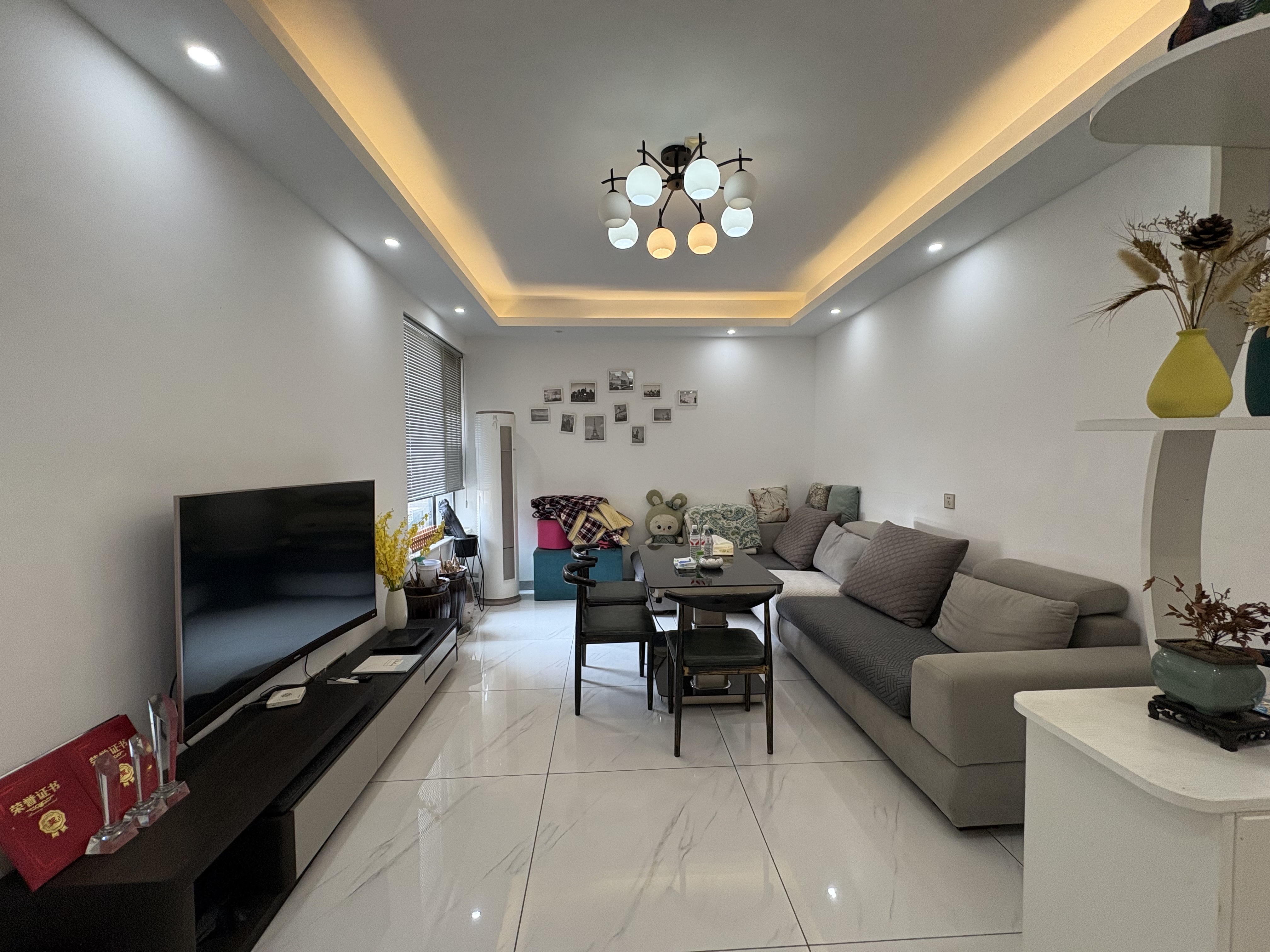 天地人和  3室2厅2卫    1800.0元/月