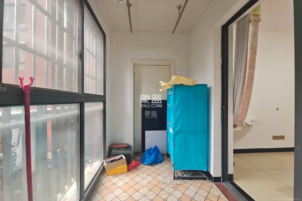 华润凤凰城二期  3室2厅1卫    2000.0元/月 华润凤凰城二期  3室2厅1卫    2000.0元/月室内图