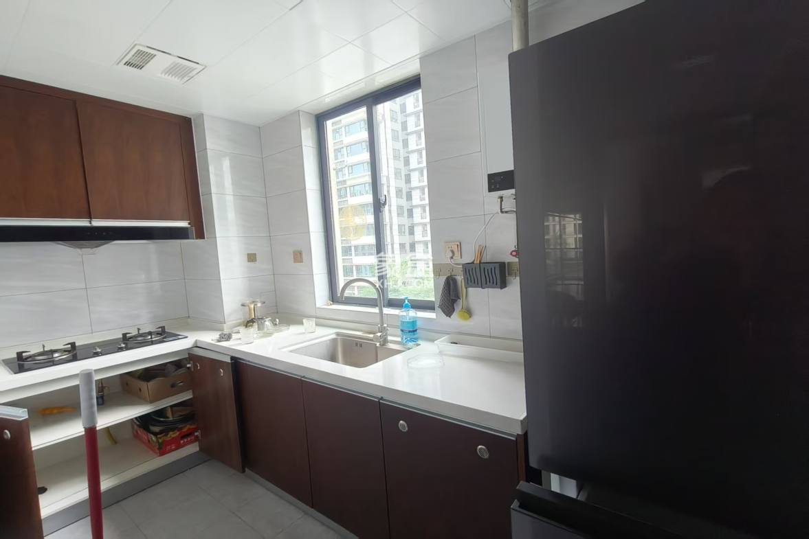 蓝宝凤鸣兰曦 3室2厅2卫 2500.0元/月 蓝宝凤鸣兰曦 3室2厅2卫 2500.0元/月室内图