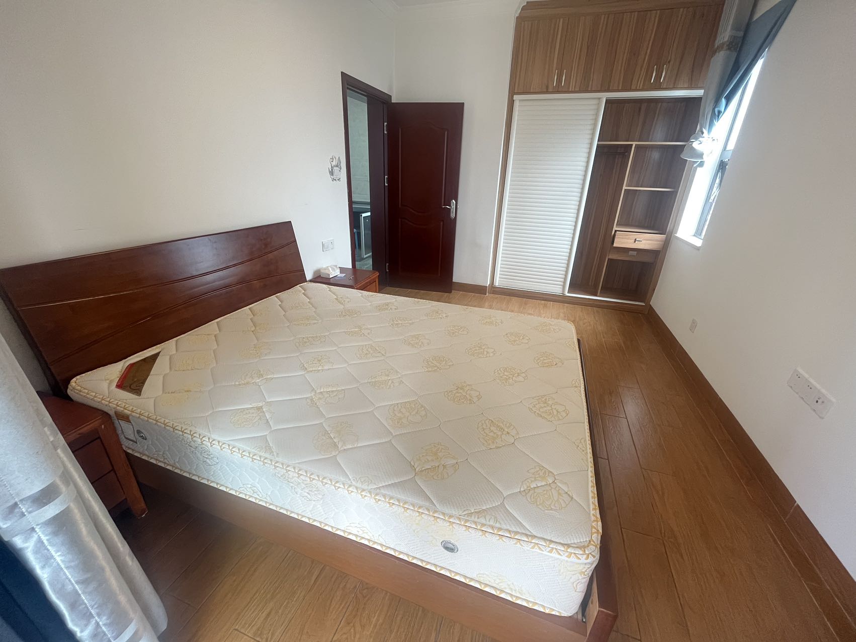 国贸城市花园  1室1厅1卫    2500.0元/月室内图1