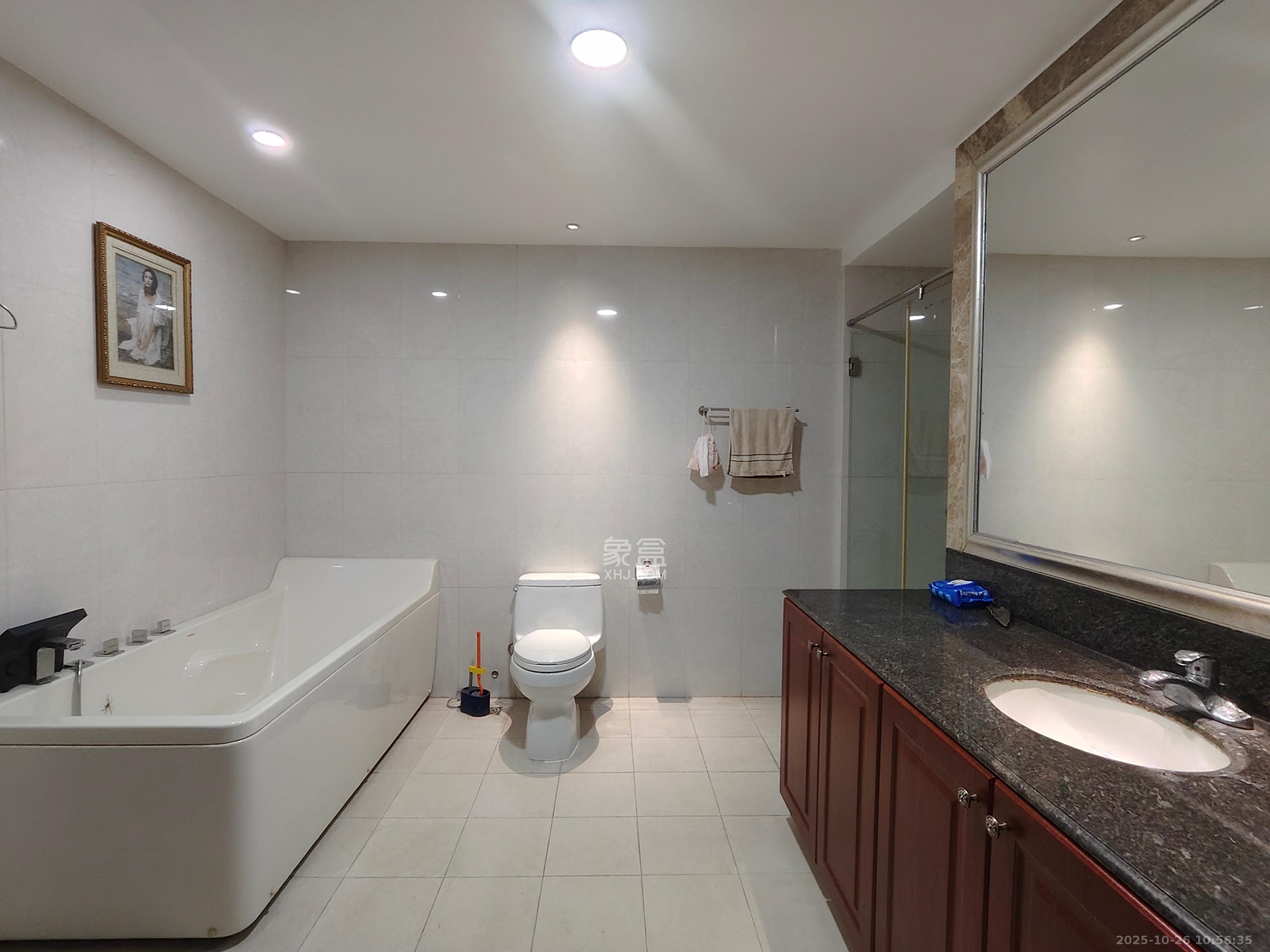 恒大名都  3室2厅1卫    3300.0元/月室内图