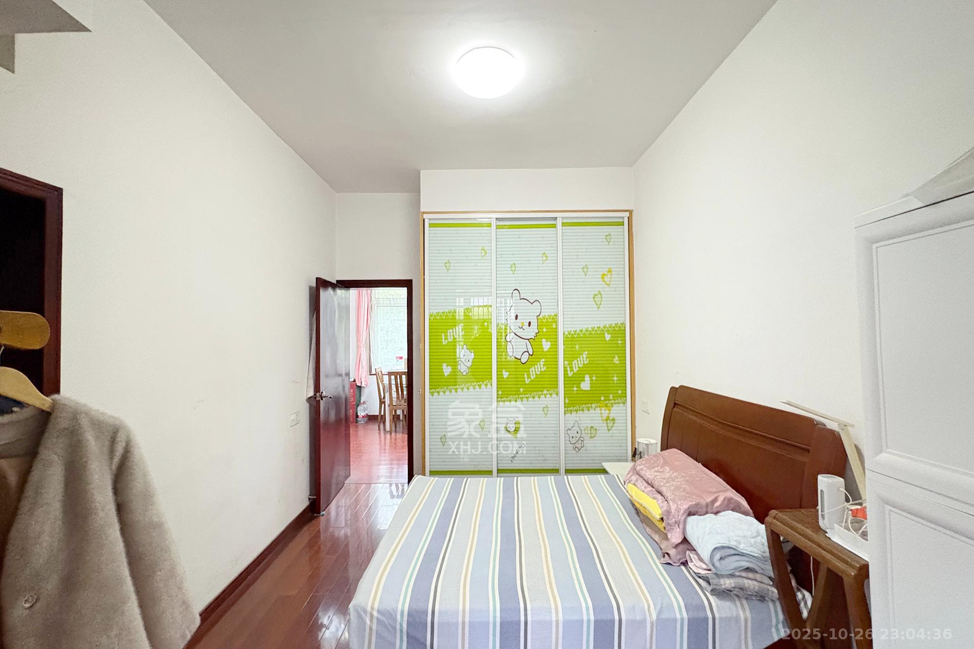 司法厅宿舍  4室2厅2卫    166.0万卧室