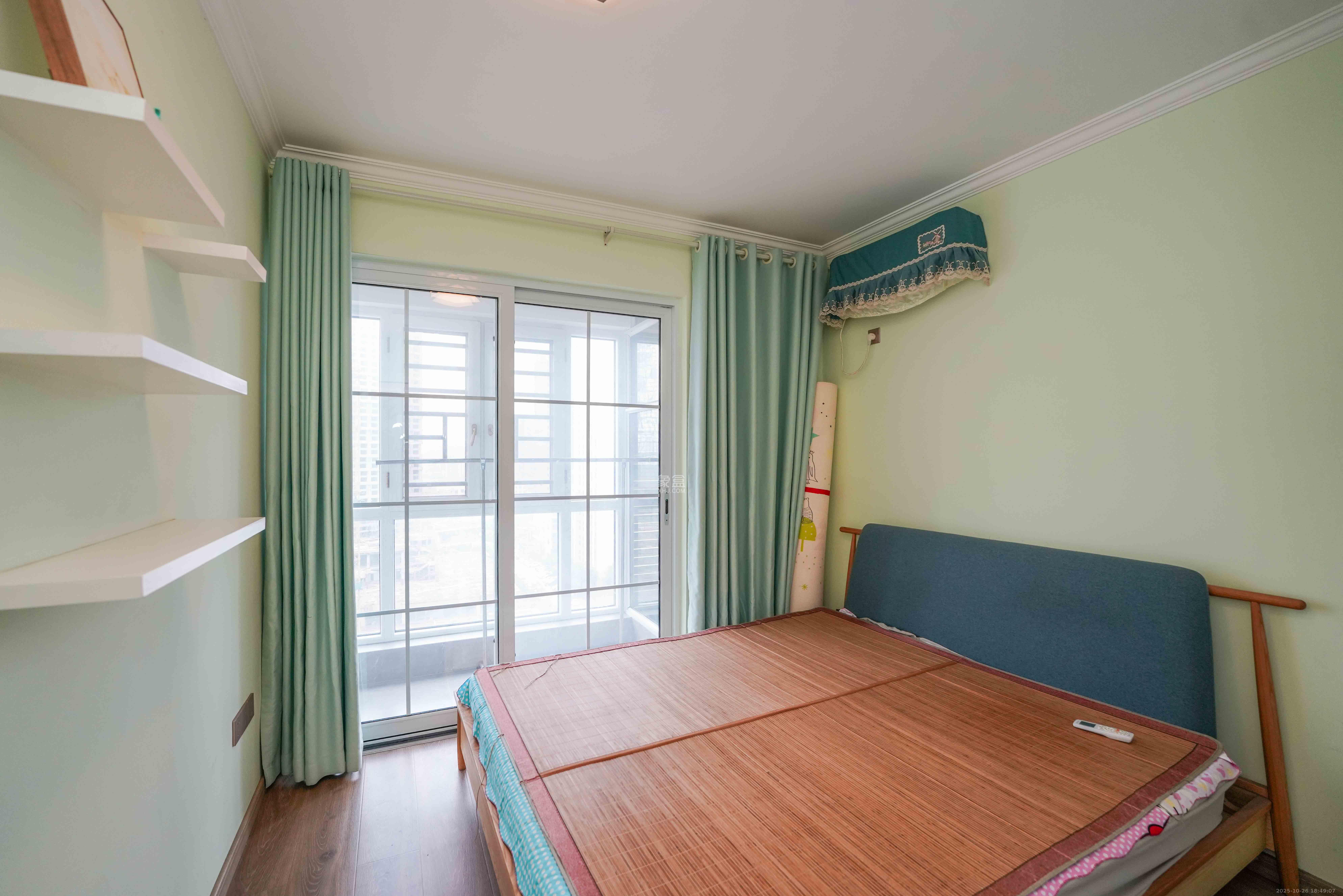 绿地新都会  3室2厅2卫    80.0万 绿地新都会  3室2厅2卫    80.0万卧室