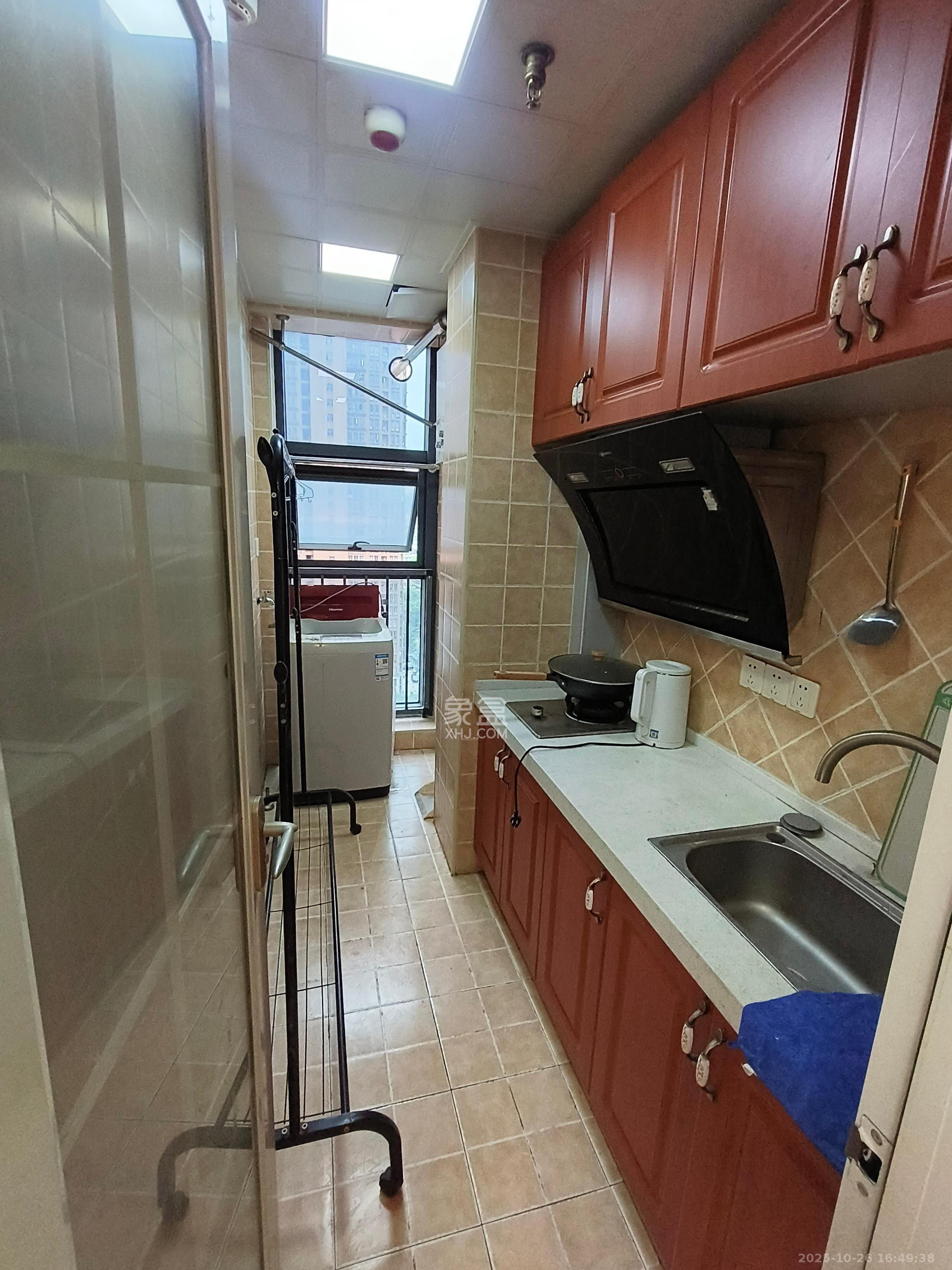 第六都(陆都小区)  1室1厅1卫    1600.0元/月 第六都(陆都小区)  1室1厅1卫    1600.0元/月室内图