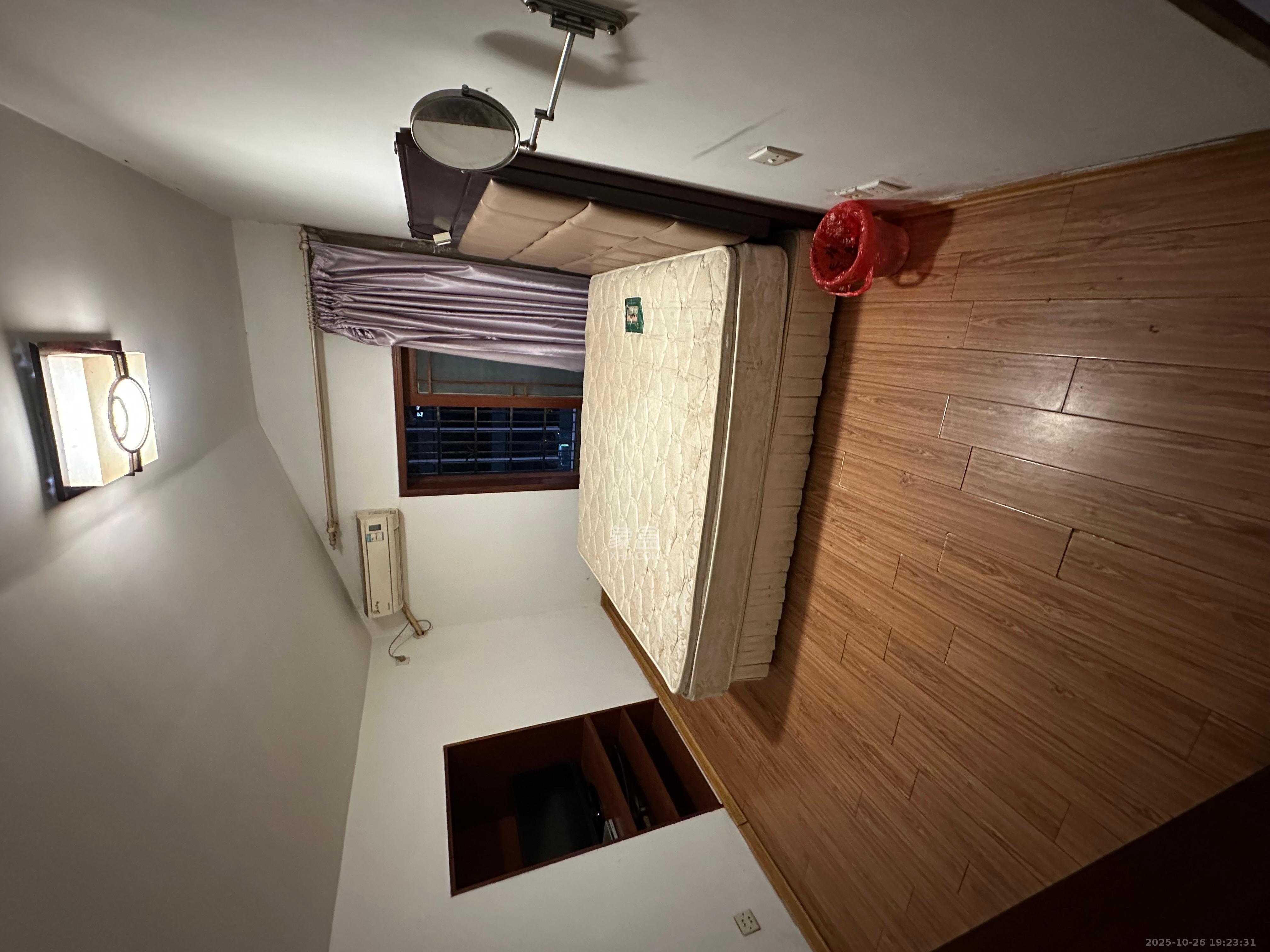 鑫湘佳园  3室1厅1卫    1600.0元/月 鑫湘佳园  3室1厅1卫    1600.0元/月室内图