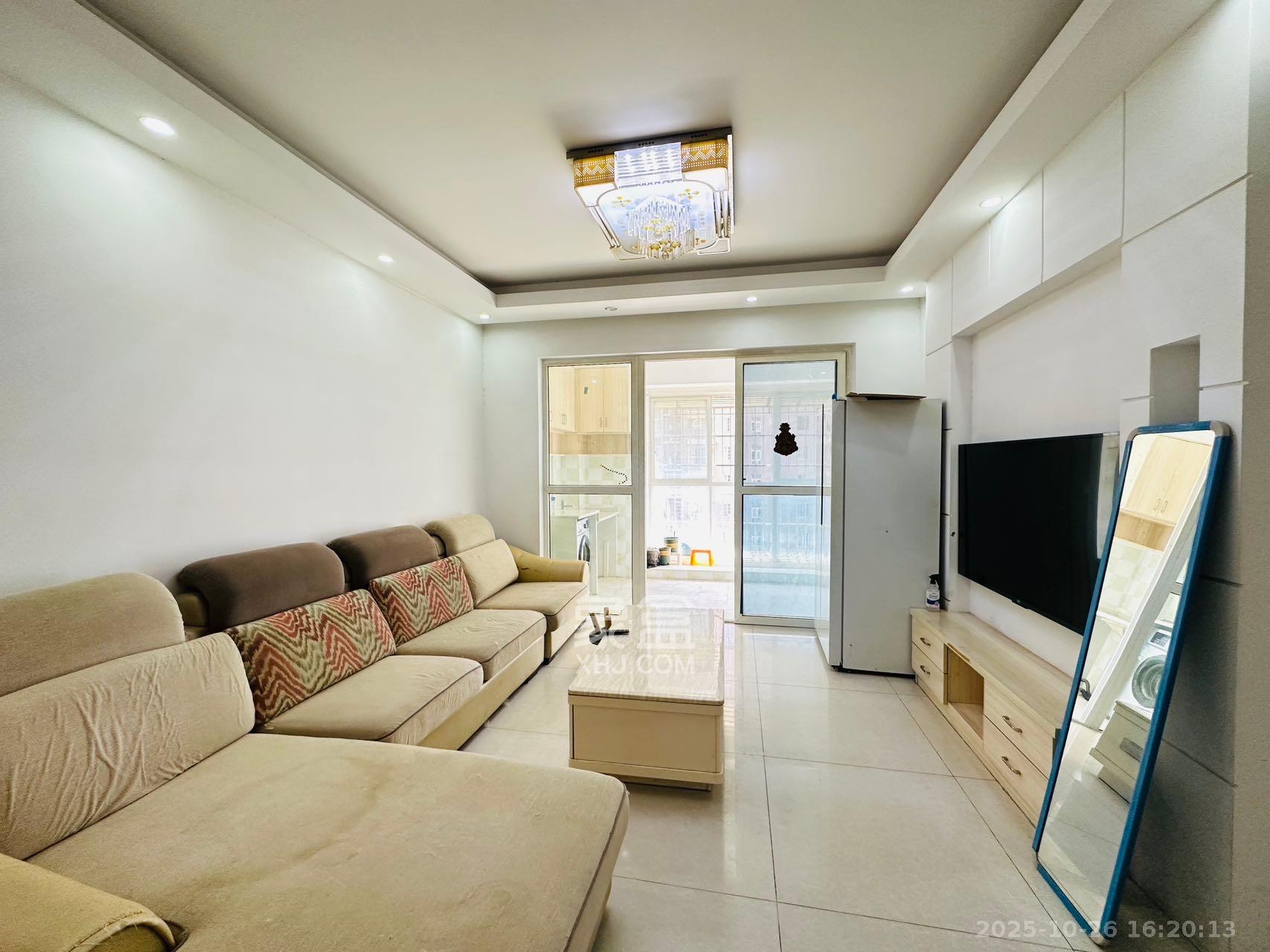 上河国际C区  3室2厅1卫    2500.0元/月