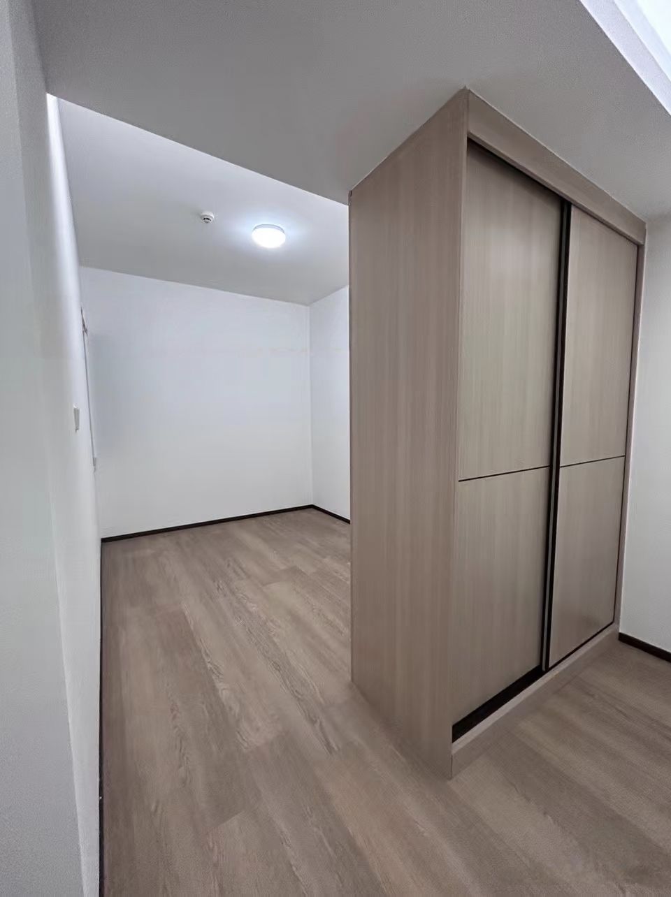 华润中心二期东悦府  2室2厅1卫    210.0万客厅