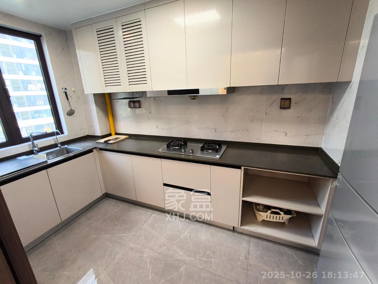 龙湖春江天玺  4室2厅2卫    5000.0元/月室内图