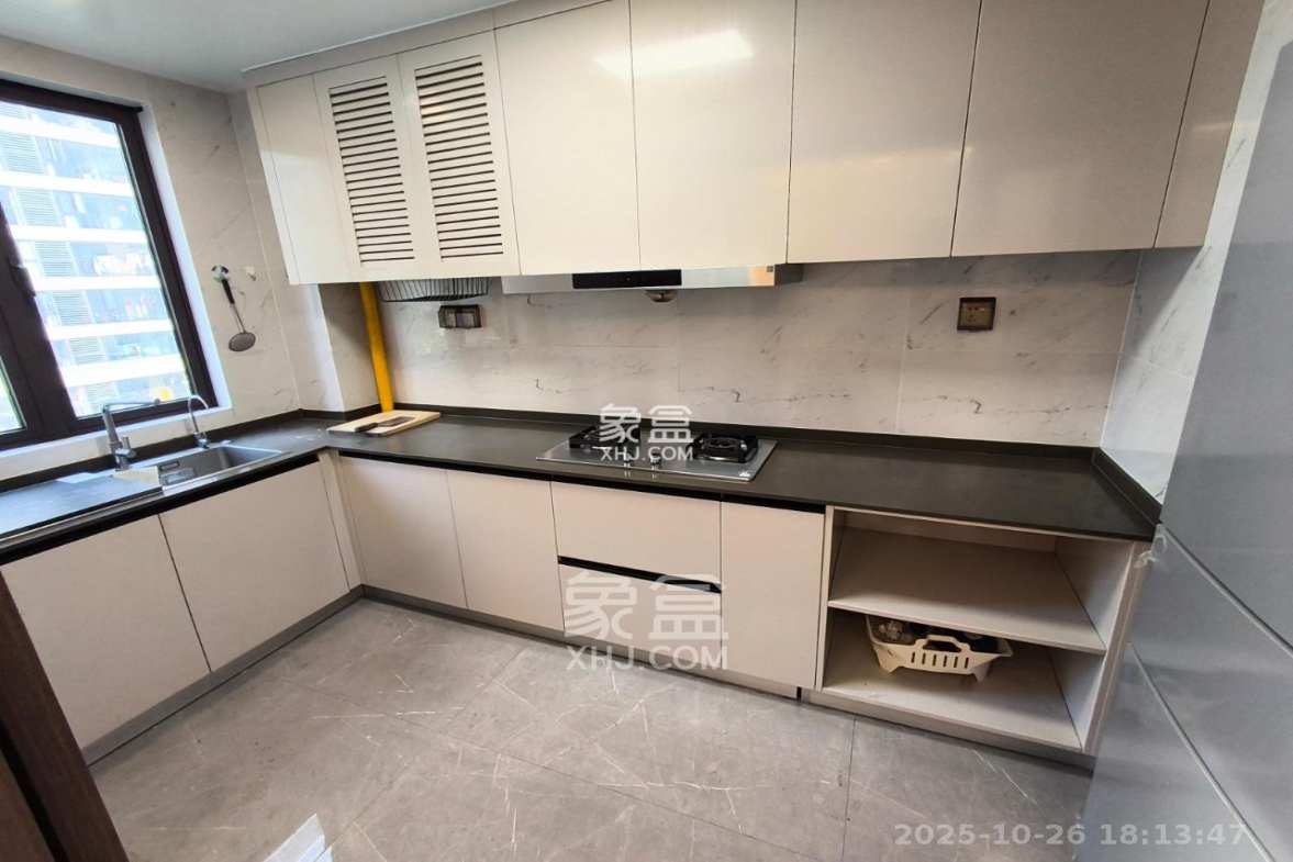 龙湖春江天玺  4室2厅2卫    5000.0元/月 龙湖春江天玺  4室2厅2卫    5000.0元/月室内图