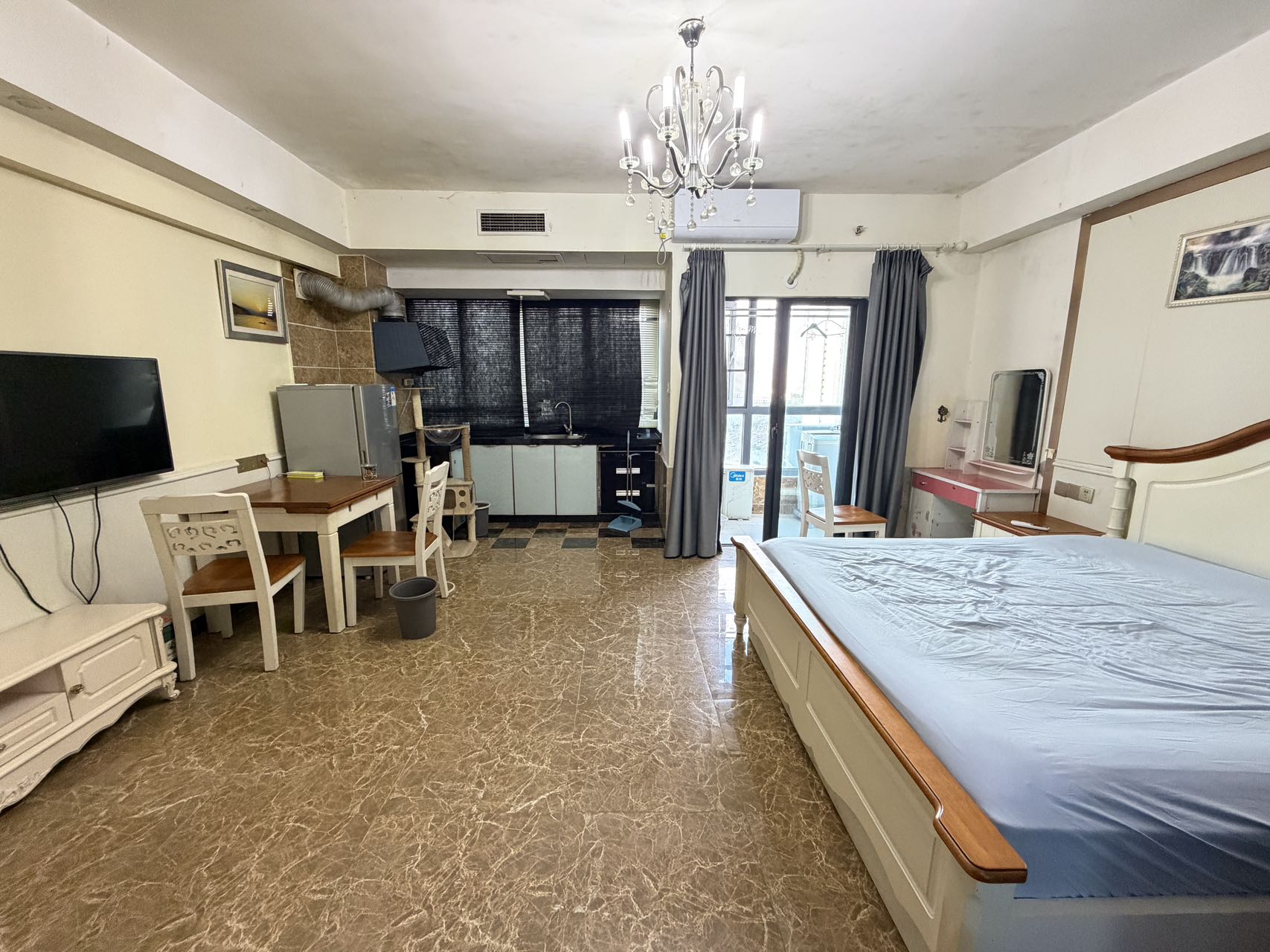 正大豪庭  1室0厅1卫    1800.0元/月