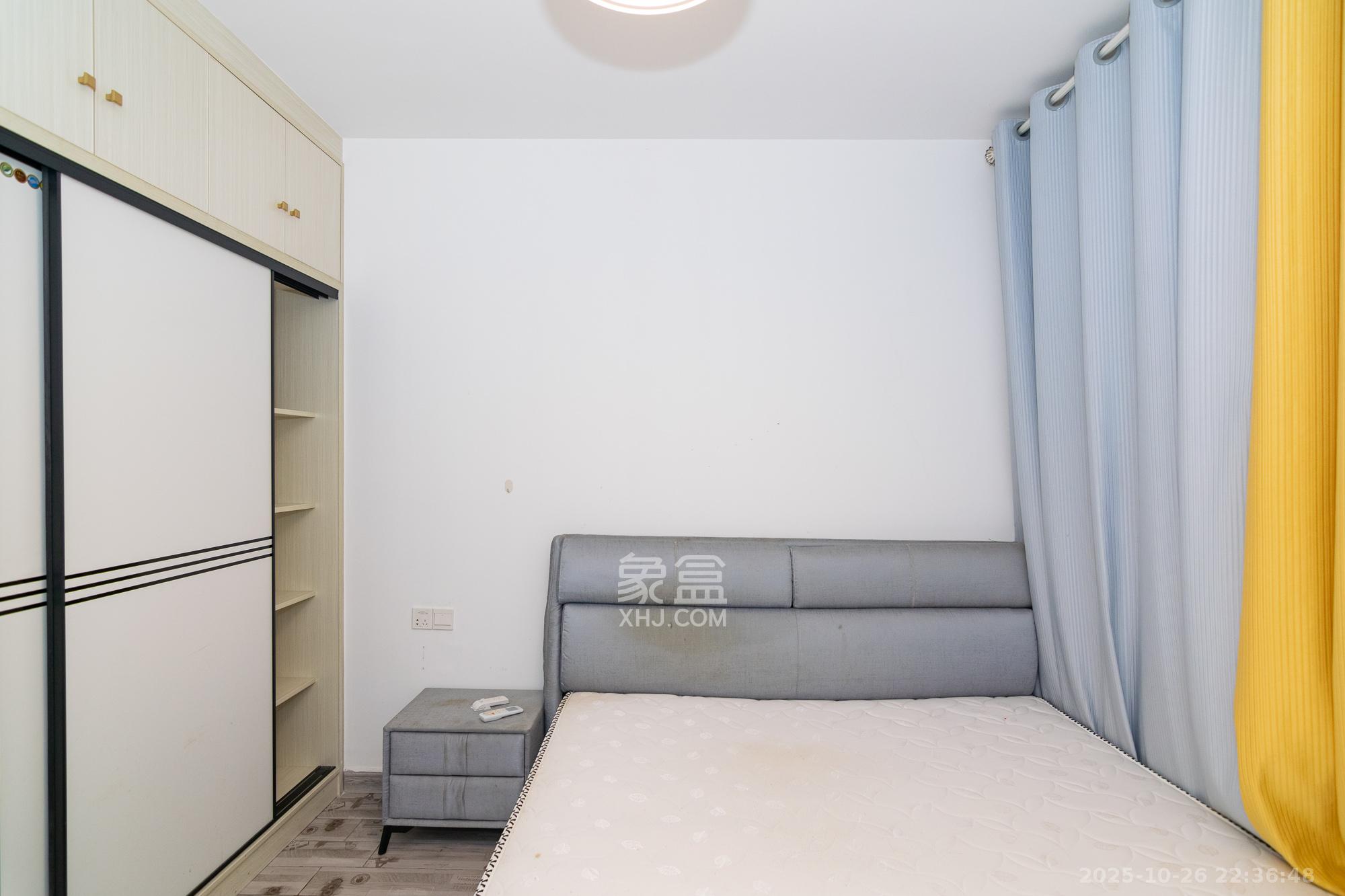 金地三千府(金地湖山樾、金地自在城)  2室2厅1卫    45.0万 金地三千府(金地湖山樾、金地自在城)  2室2厅1卫    45.0万卧室