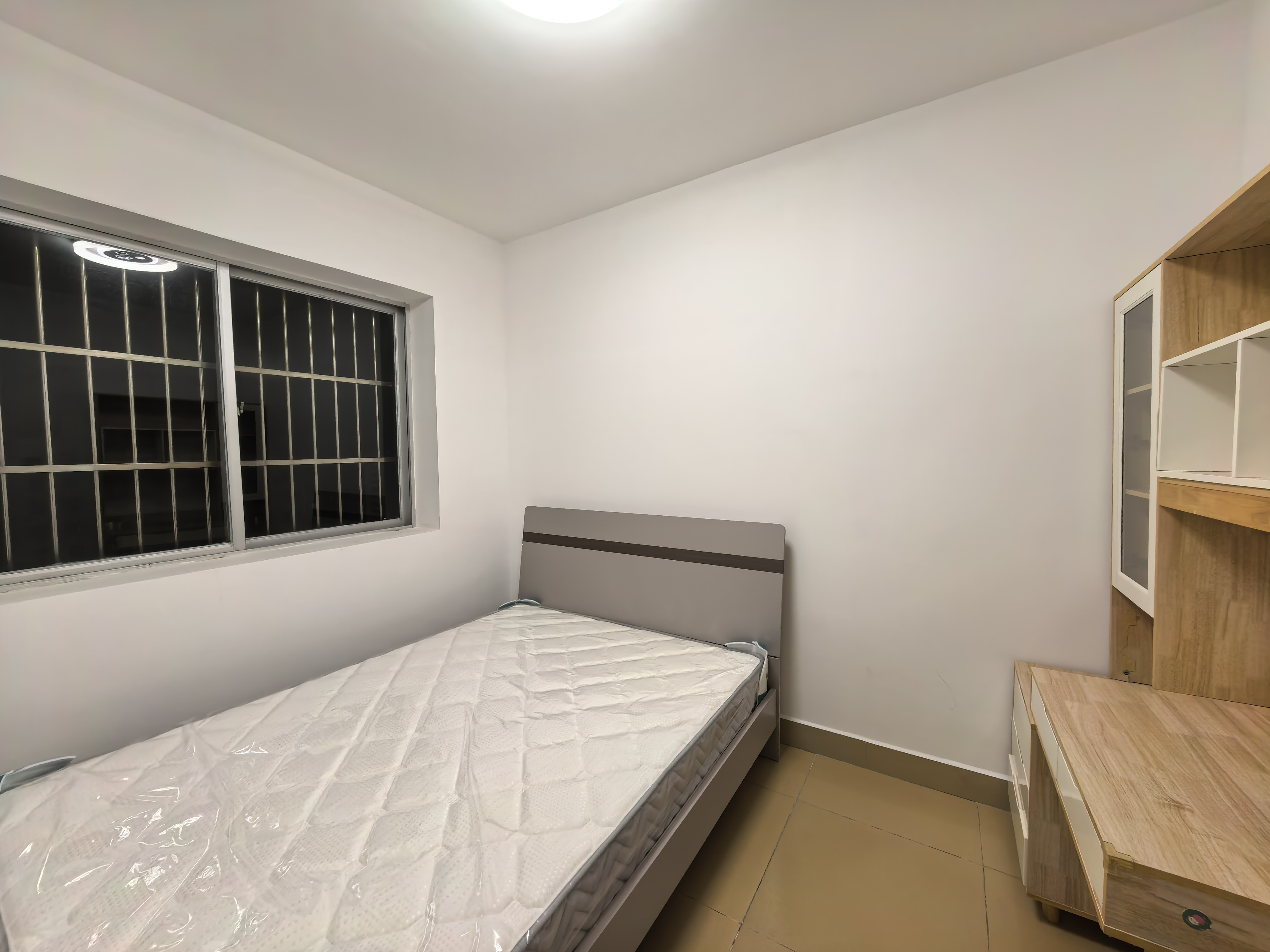 水岸阳光B小区  2室1厅1卫    2100.0元/月室内图