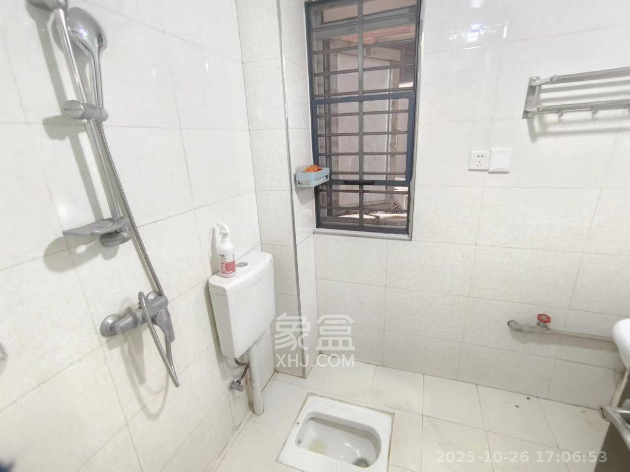 水木兰庭 3室2厅2卫 2100.0元/月 水木兰庭 3室2厅2卫 2100.0元/月室内图