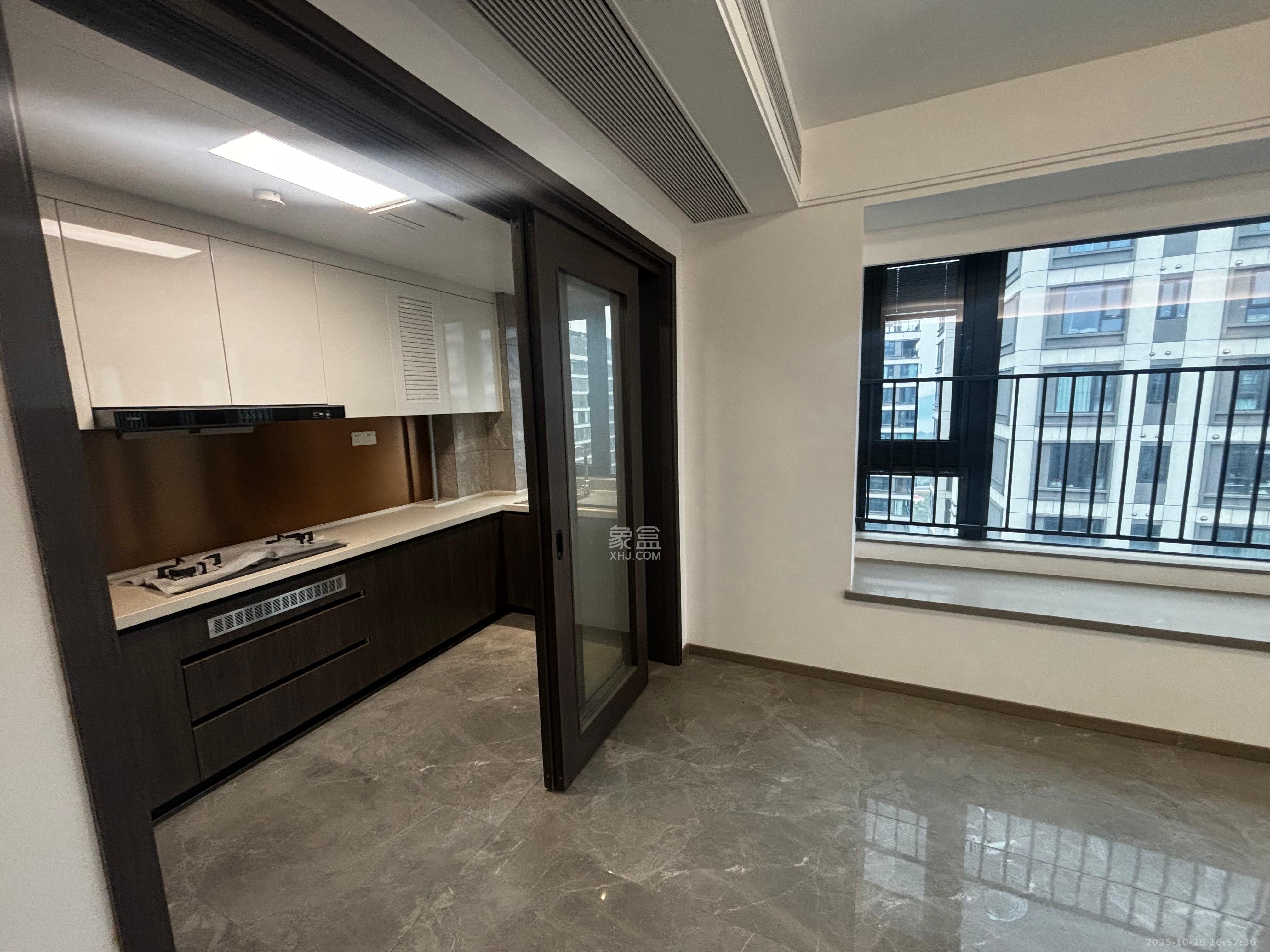 越秀湘江星汇城三期  4室2厅3卫    6800.0元/月 越秀湘江星汇城三期  4室2厅3卫    6800.0元/月室内图