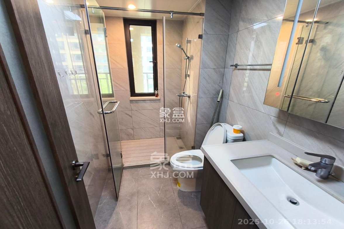 龙湖春江天玺  4室2厅2卫    5000.0元/月 龙湖春江天玺  4室2厅2卫    5000.0元/月室内图