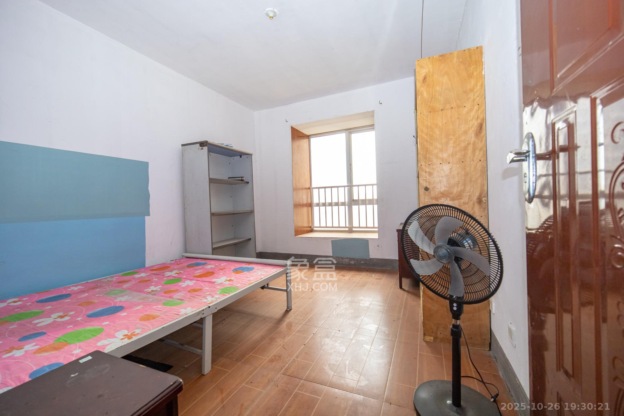 恒广国际景园一二区  3室2厅1卫    74.0万