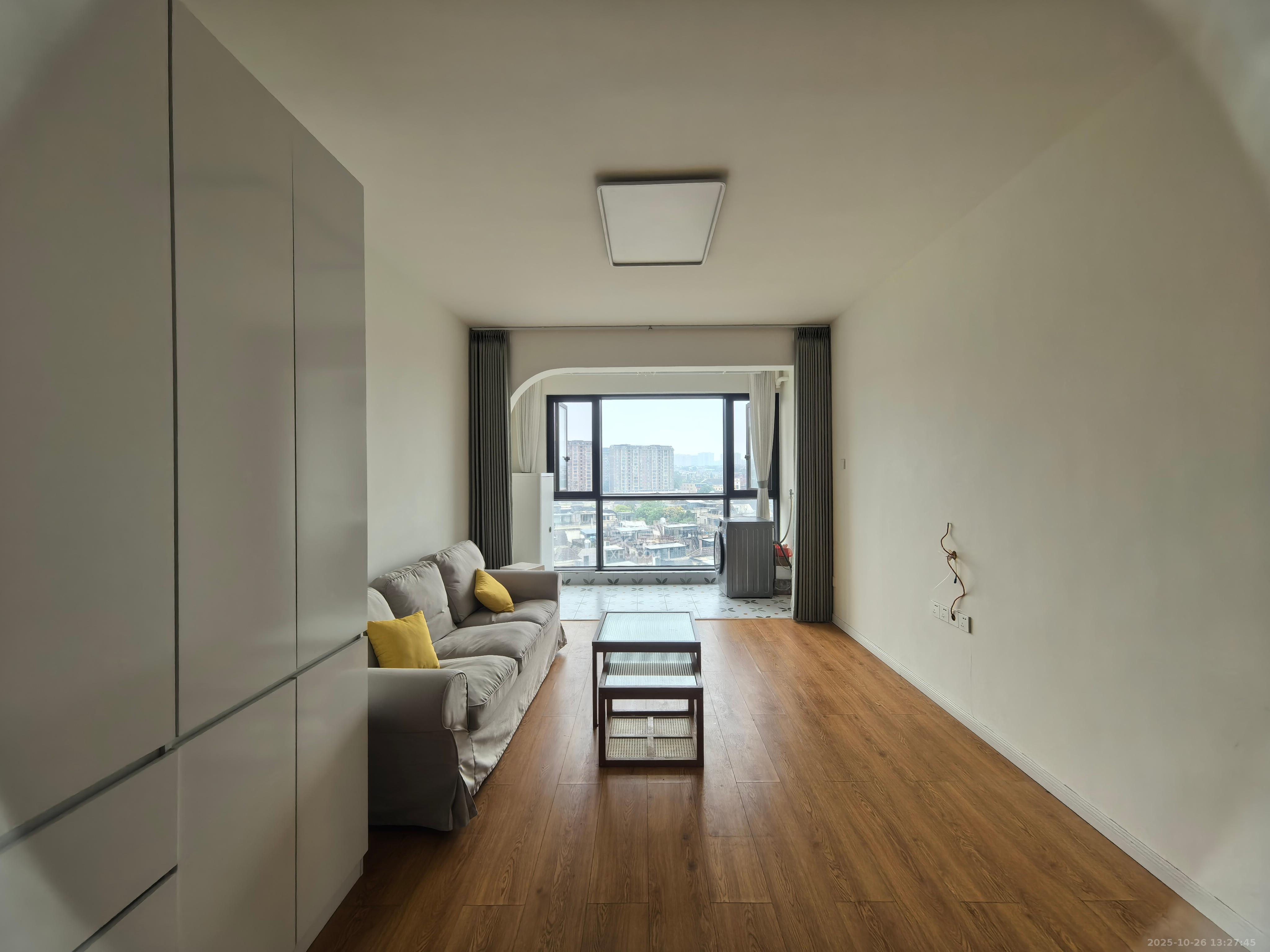 卢浮原著  2室2厅1卫    2000.0元/月 卢浮原著  2室2厅1卫    2000.0元/月