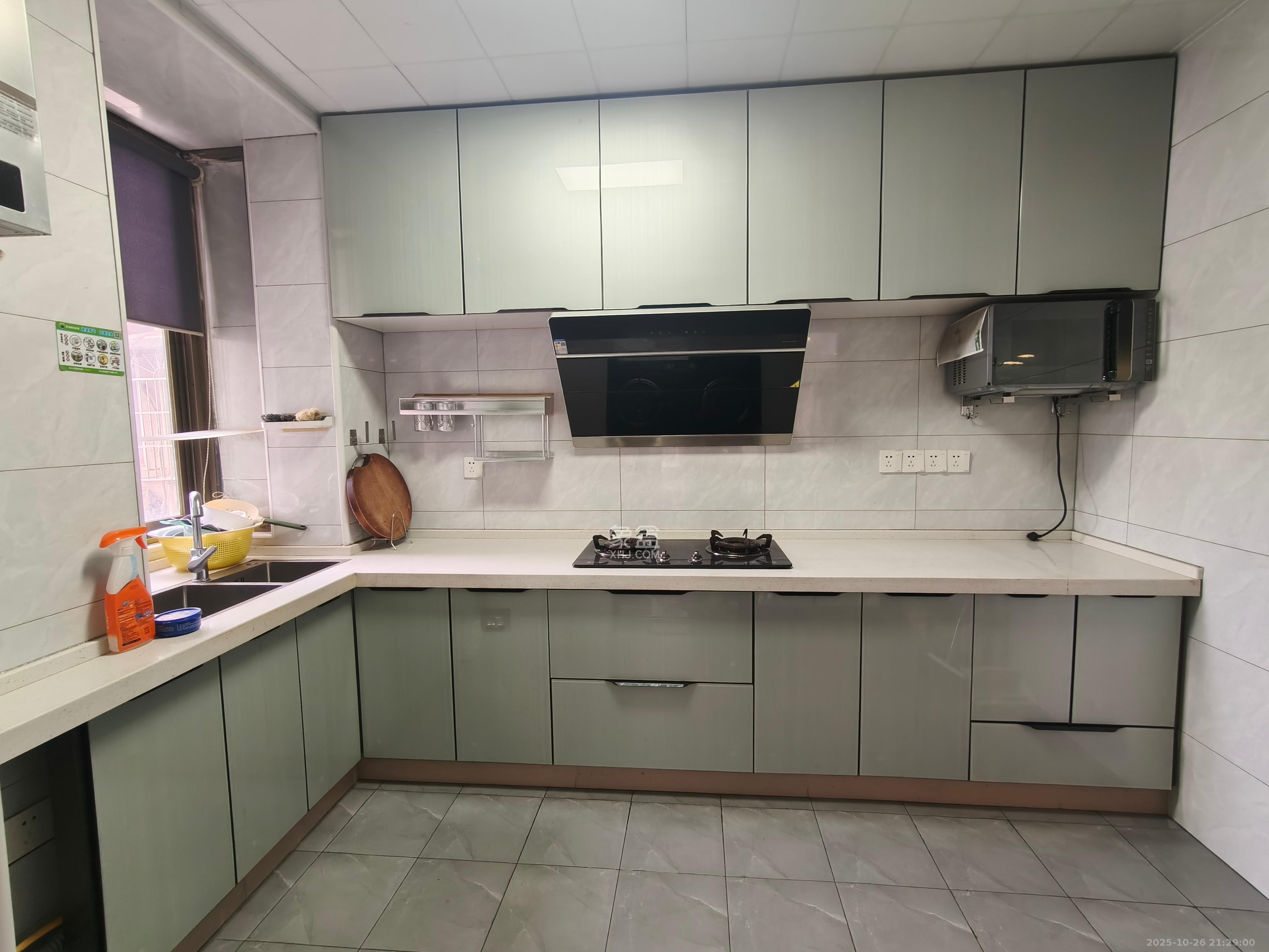 佘家塘、富雅里散盘  3室1厅2卫    3000.0元/月室内图