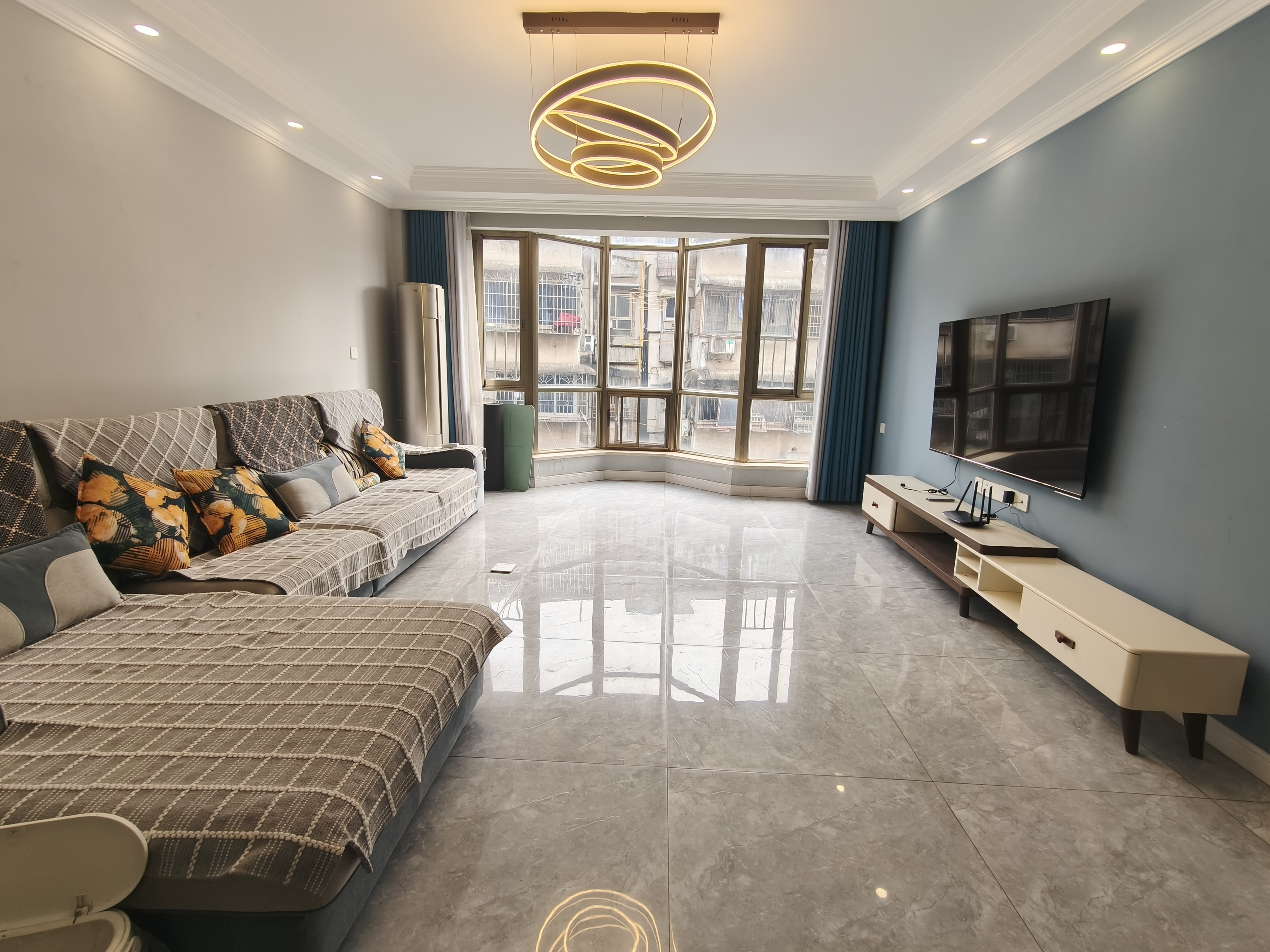 佘家塘、富雅里散盘  3室1厅2卫    3000.0元/月户型图