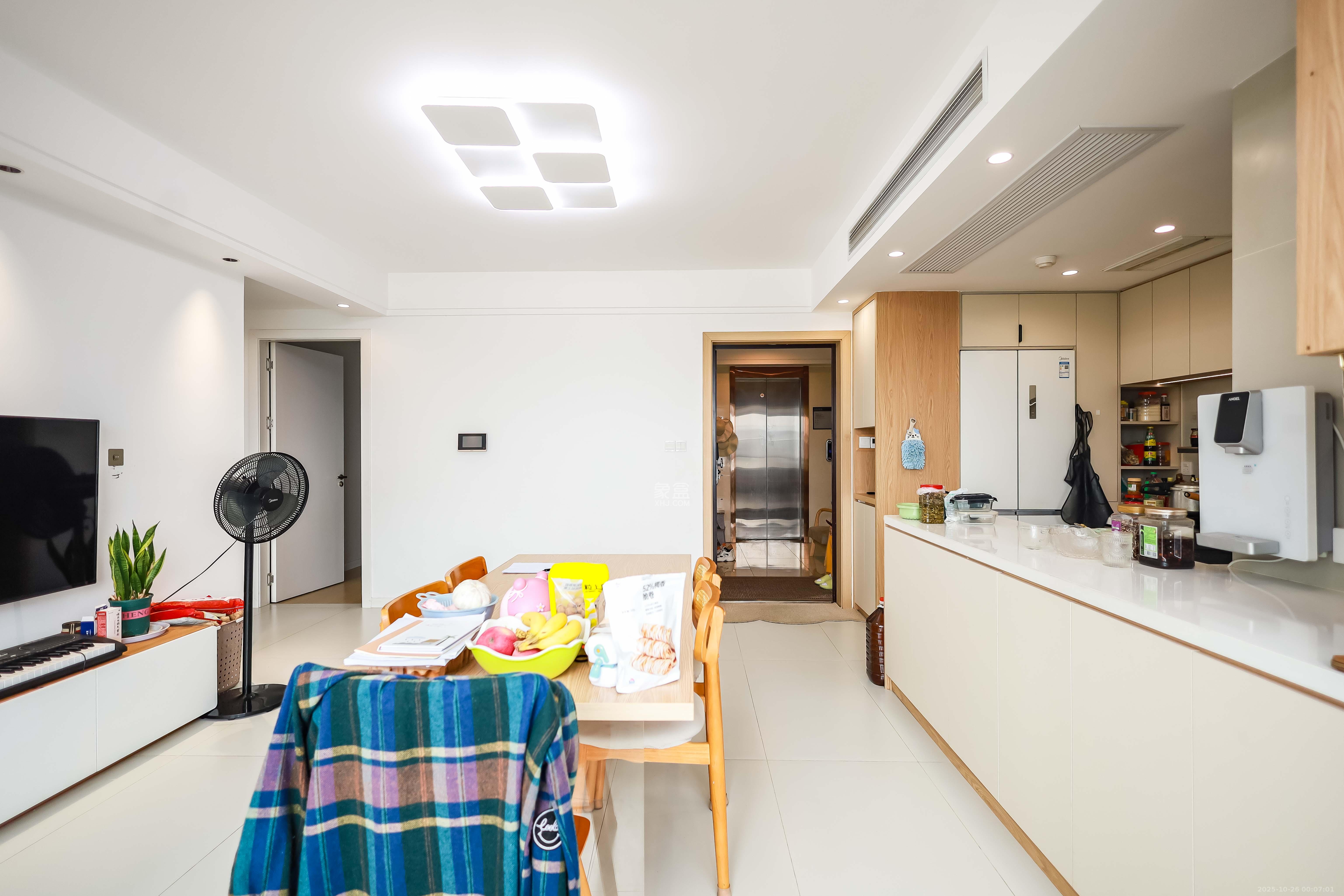 保利恒伟时光印象  4室2厅2卫    118.0万客厅