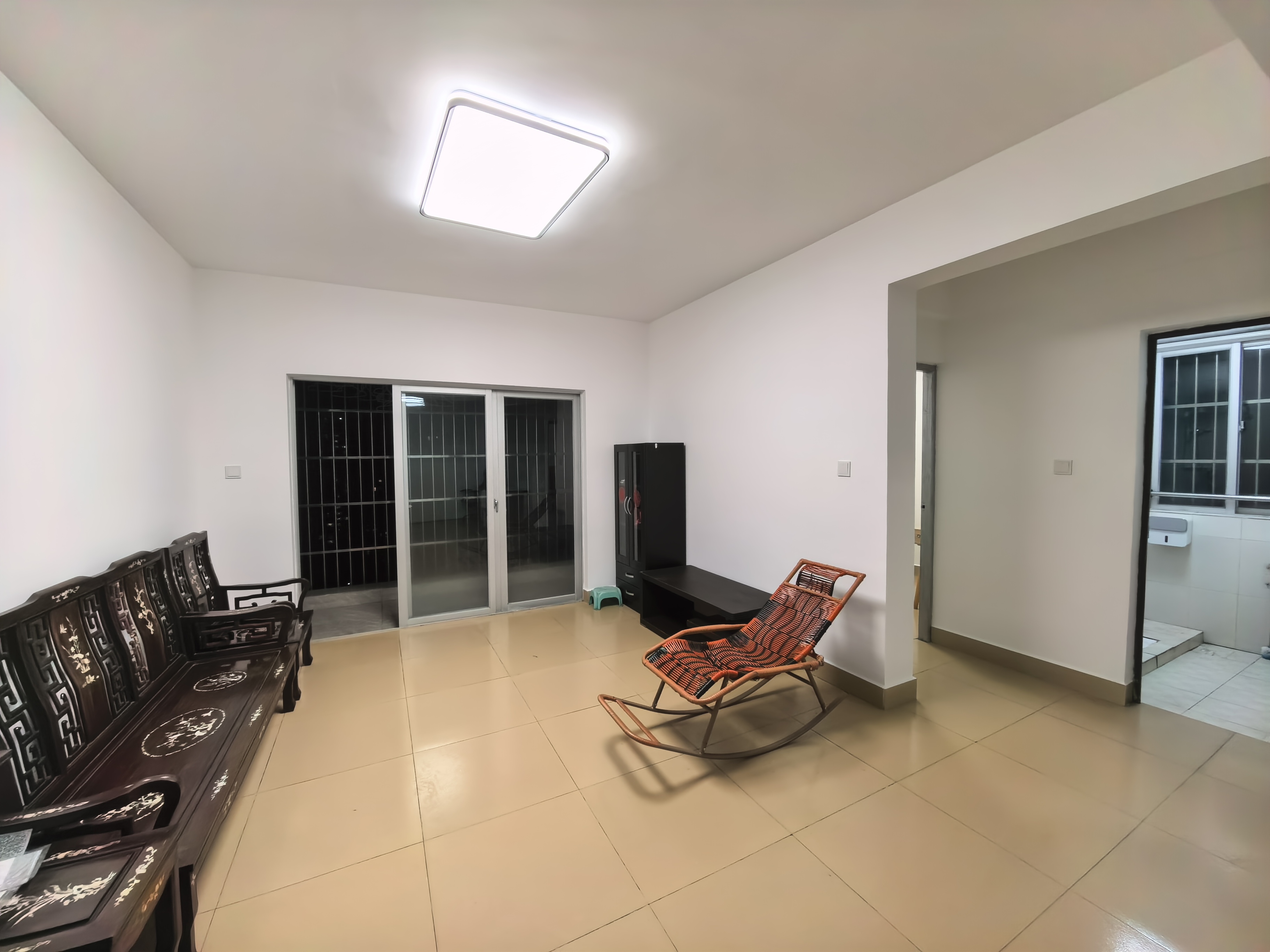 水岸阳光B小区 2室1厅1卫 2100.0元/月 水岸阳光B小区 2室1厅1卫 2100.0元/月室内图