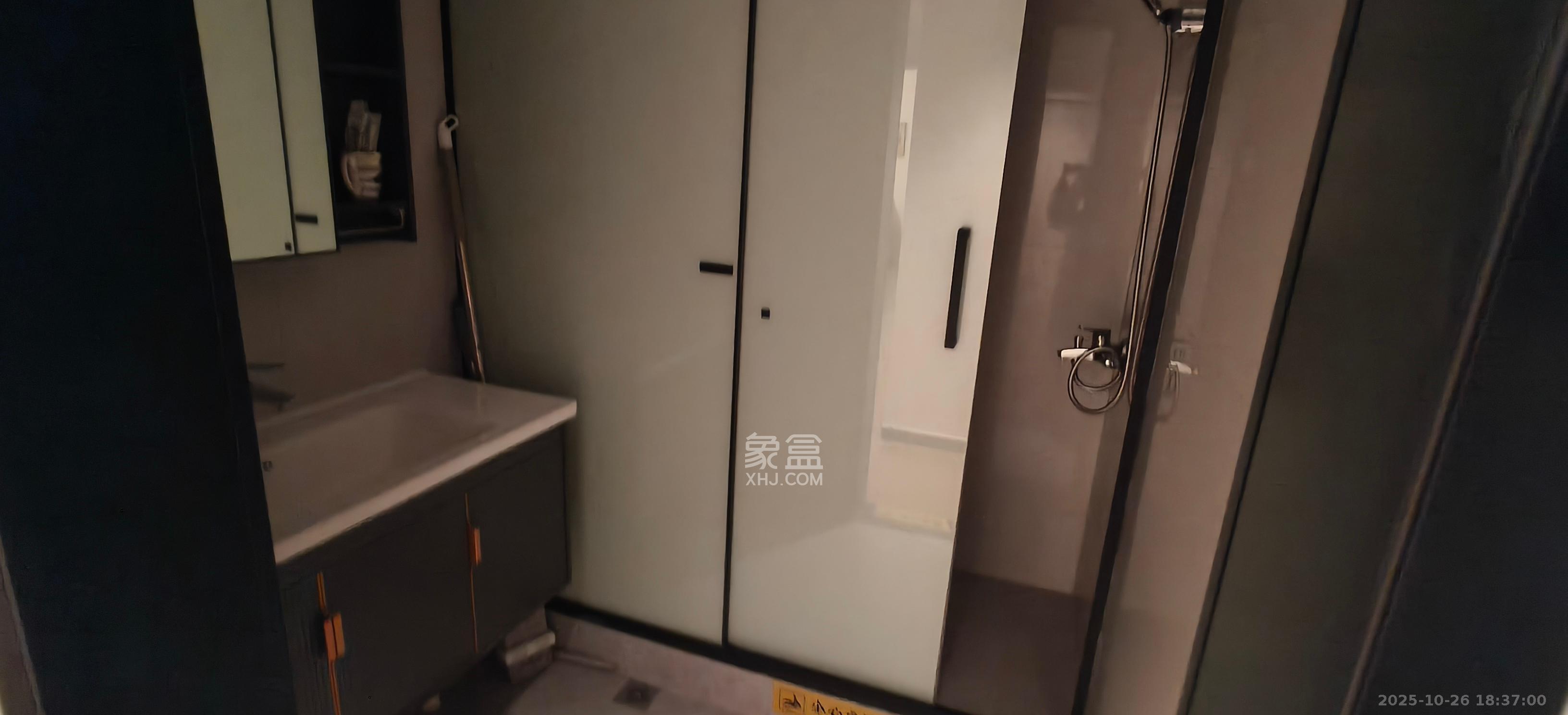 阳光城尚东湾愉景苑 4室2厅2卫 3500.0元/月 阳光城尚东湾愉景苑 4室2厅2卫 3500.0元/月室内图