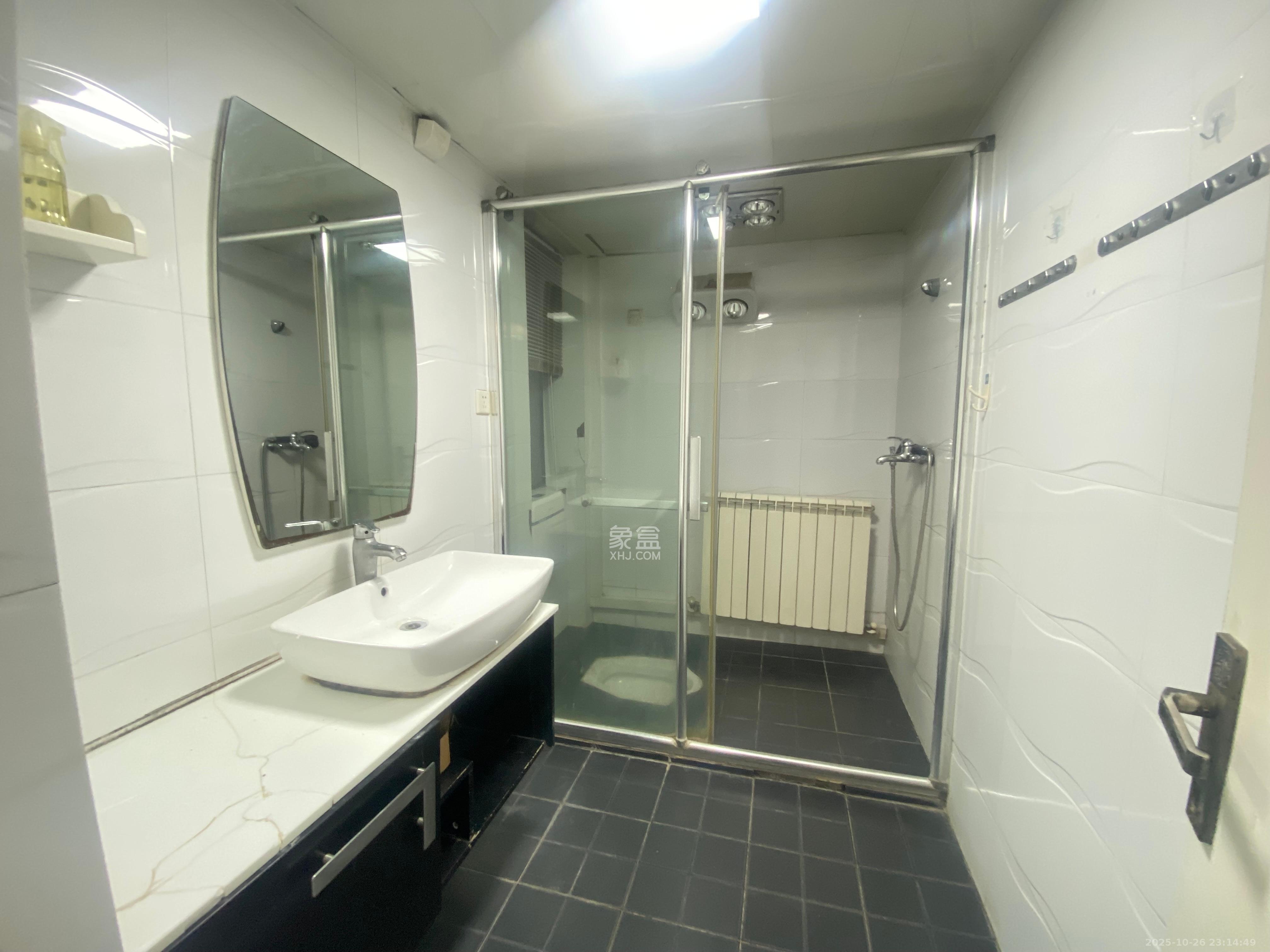 阳光城尚东湾愉景苑 3室2厅1卫 2600.0元/月 阳光城尚东湾愉景苑 3室2厅1卫 2600.0元/月室内图