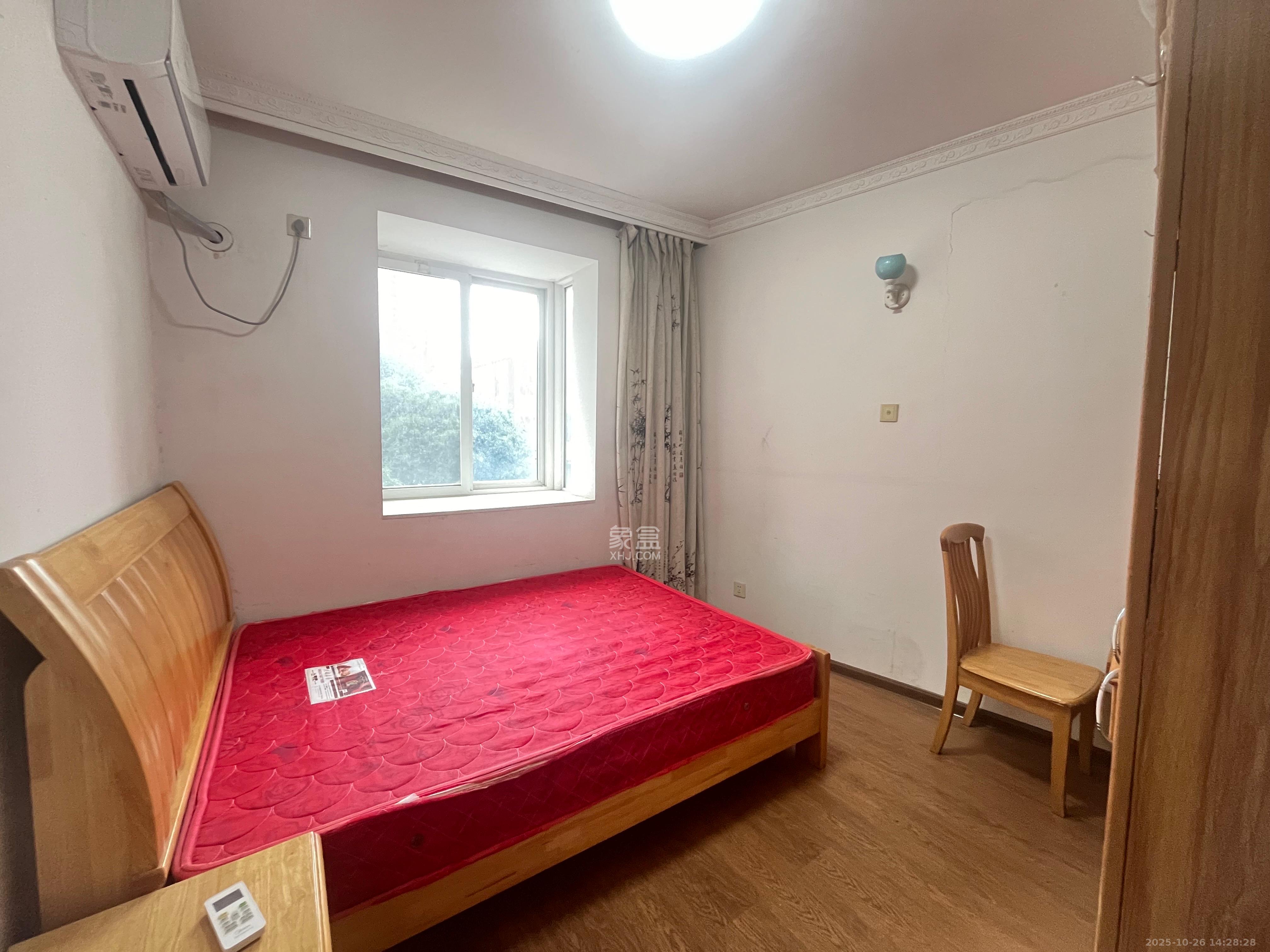 龙王港社区 2室1厅1卫 2100.0元/月 龙王港社区 2室1厅1卫 2100.0元/月室内图