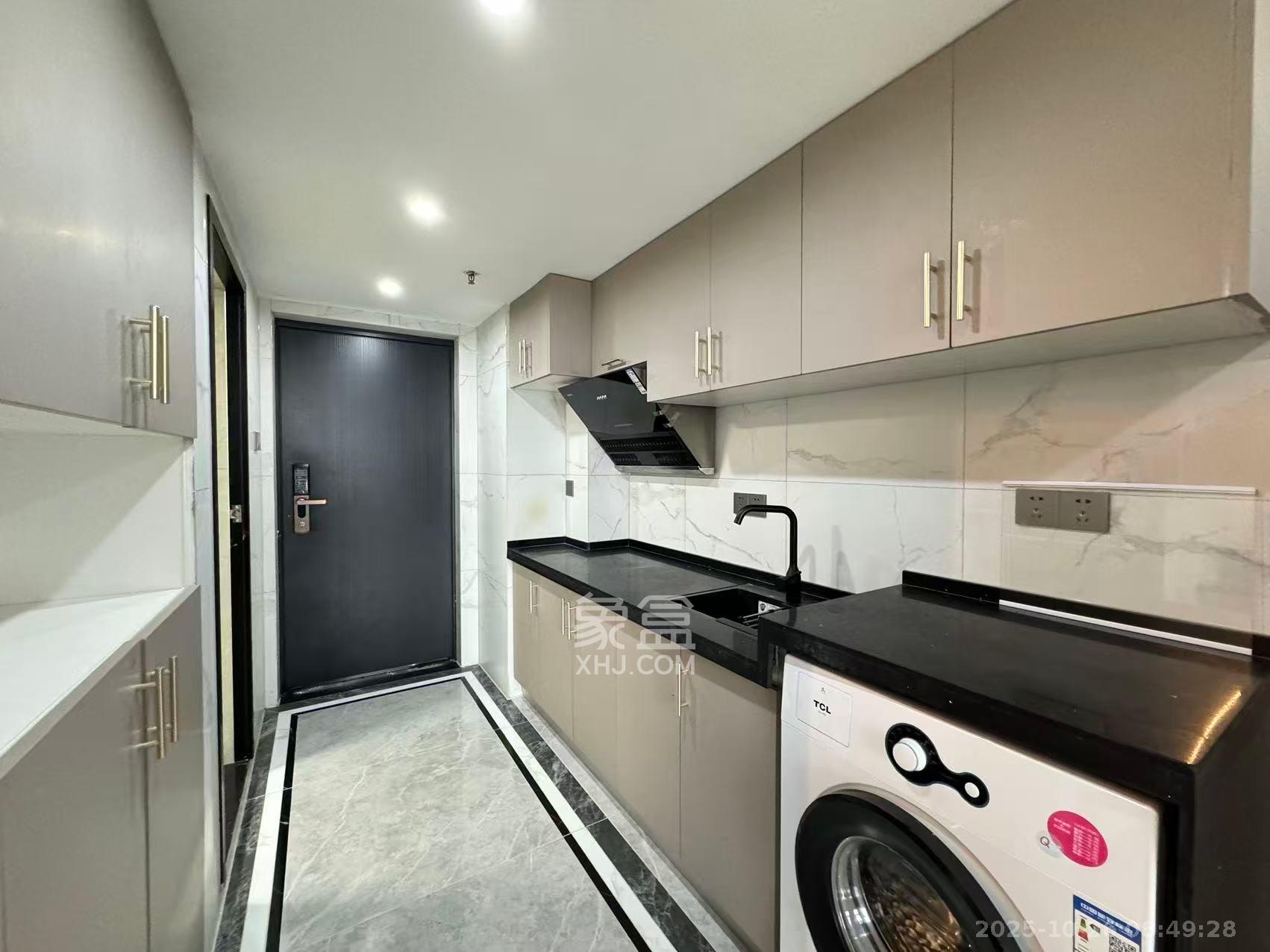 芙蓉万国城MOMA(卓越汇富苑)  2室1厅1卫    2100.0元/月 芙蓉万国城MOMA(卓越汇富苑)  2室1厅1卫    2100.0元/月室内图