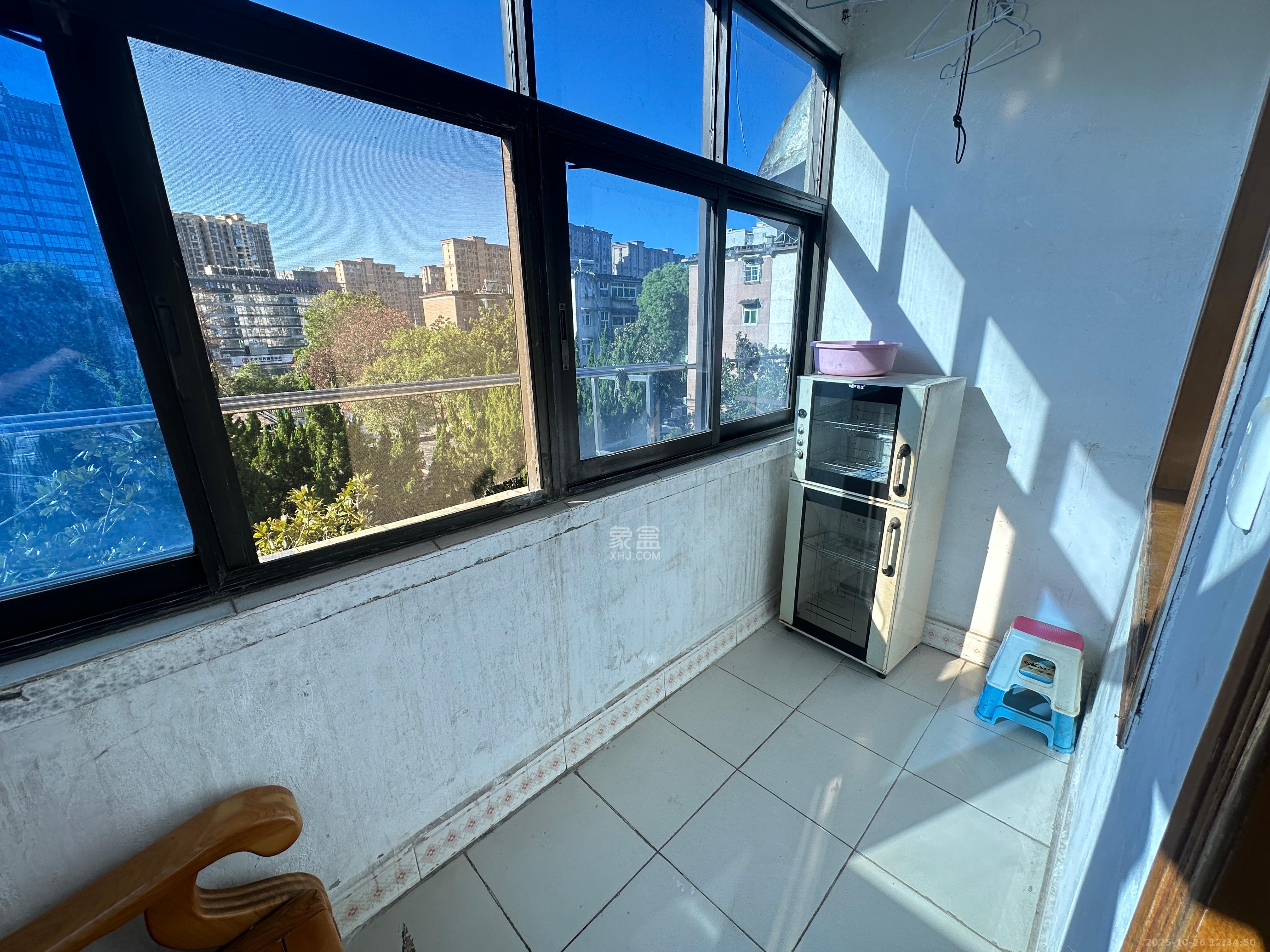 农商银行宿舍楼(洞井支行) 1室0厅0卫 2700.0元/月 农商银行宿舍楼(洞井支行) 1室0厅0卫 2700.0元/月室内图