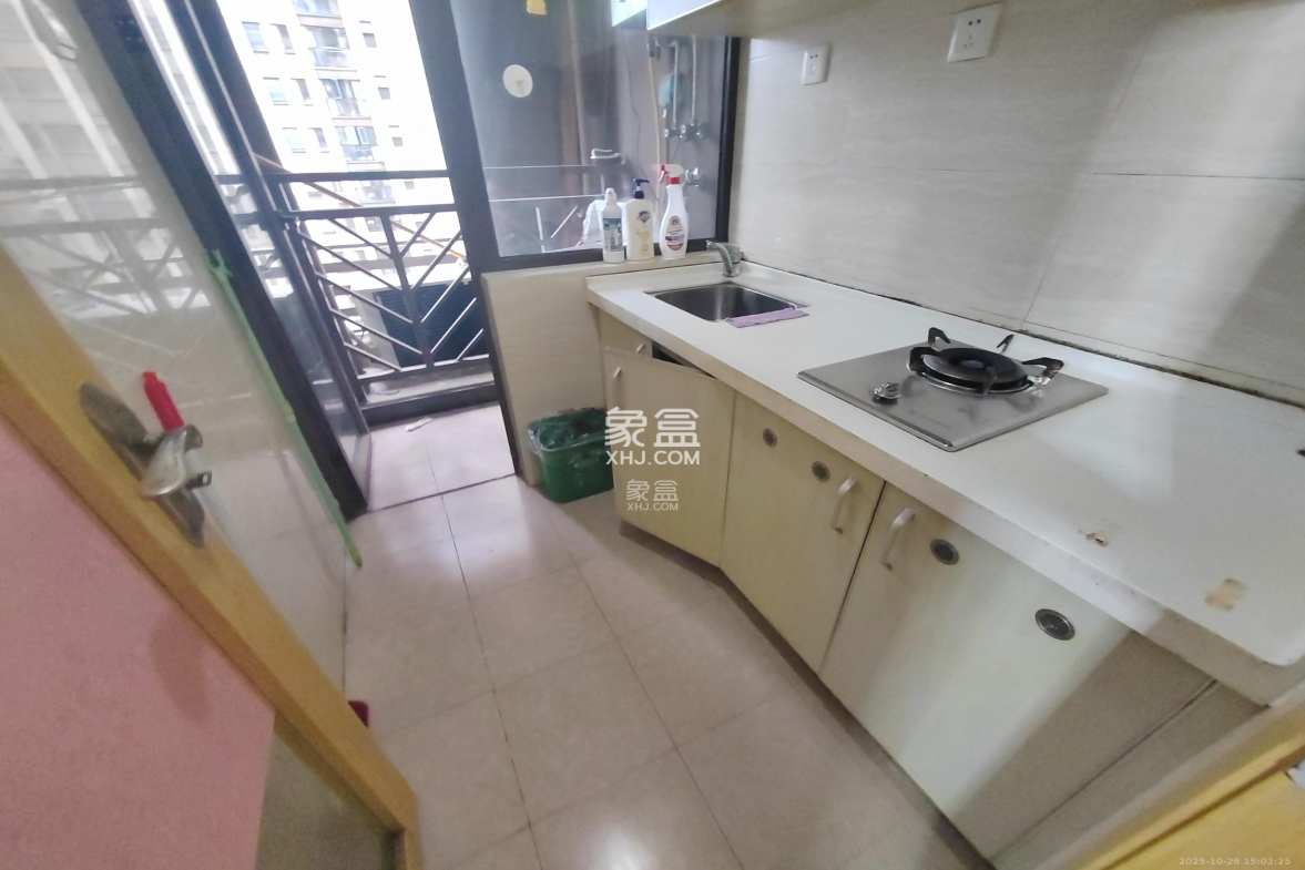 旭辉藏郡(藏郡、旭湘华府)  1室1厅1卫    1400.0元/月 旭辉藏郡(藏郡、旭湘华府)  1室1厅1卫    1400.0元/月室内图