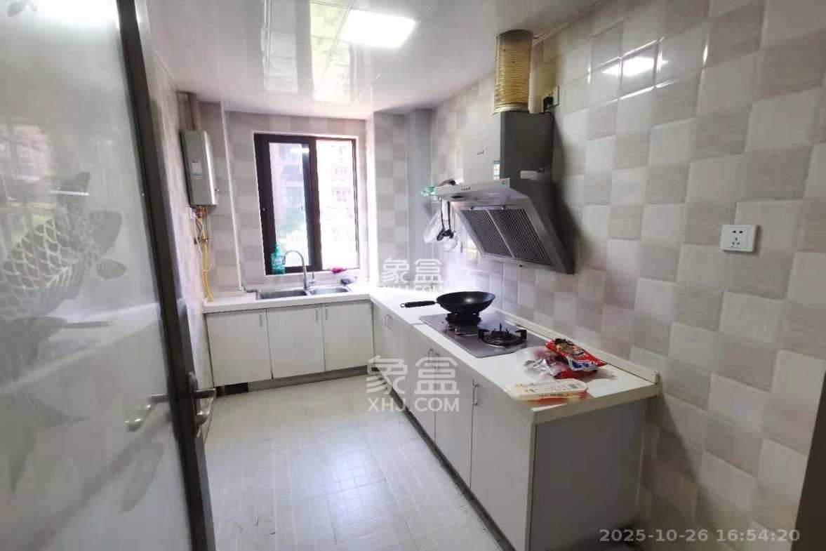 鑫远和城(一、二期) 3室2厅2卫 2400.0元/月 鑫远和城(一、二期) 3室2厅2卫 2400.0元/月室内图