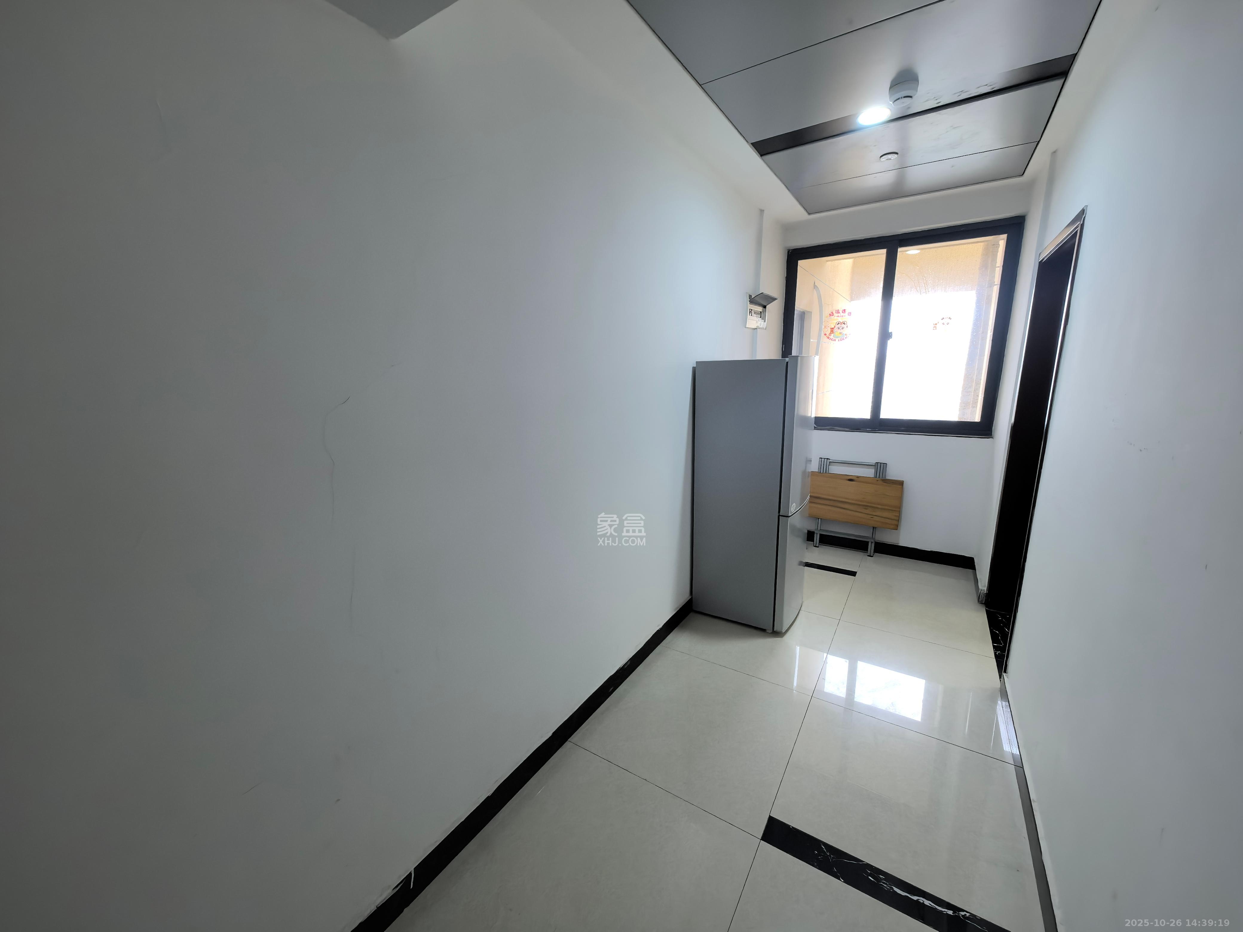 半山公馆(半山国际中心) 1室1厅1卫 2500.0元/月 半山公馆(半山国际中心) 1室1厅1卫 2500.0元/月室内图