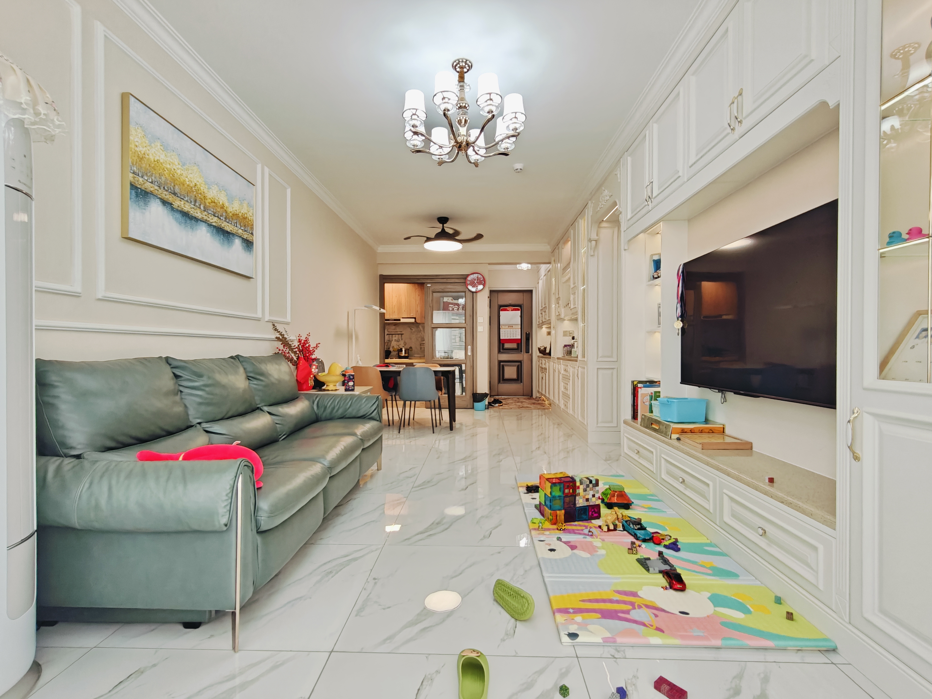 碧桂园公园上城  3室2厅2卫    175.0万客厅