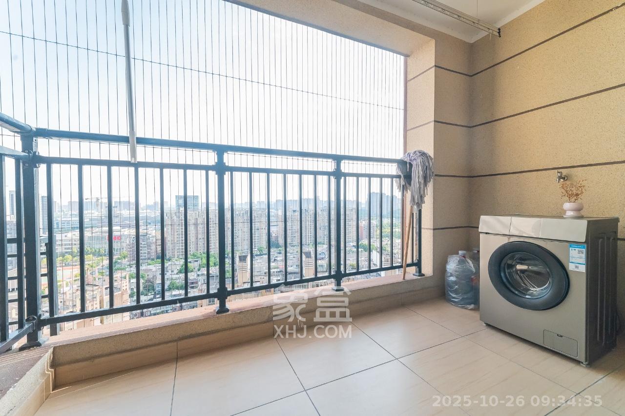 碧桂园中央花园  3室2厅2卫    2400.0元/月 碧桂园中央花园  3室2厅2卫    2400.0元/月室内图